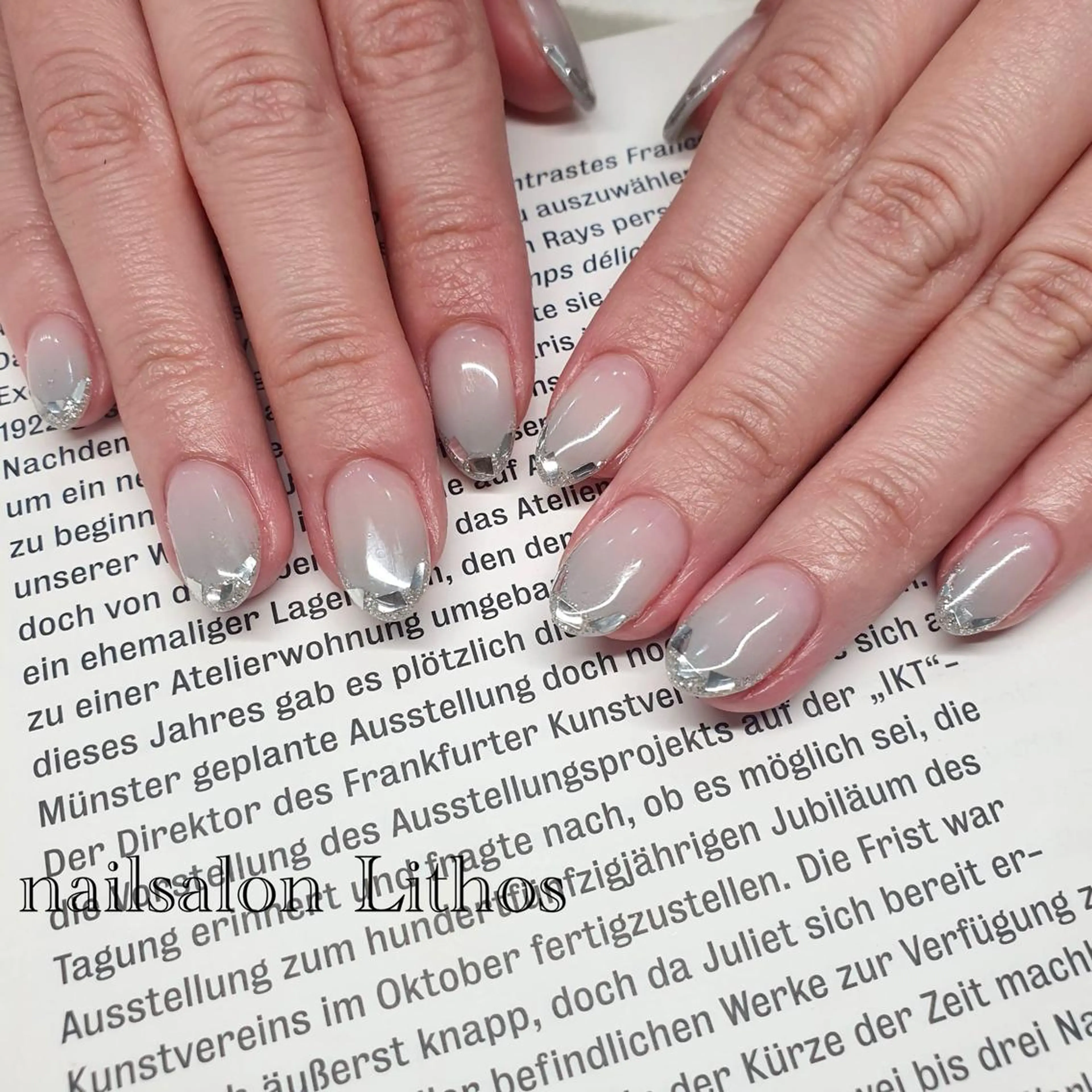 ネイル シルバー ハンドネイル nailsalon Lithos所属・nailsalon Recontreのネイルデザイン