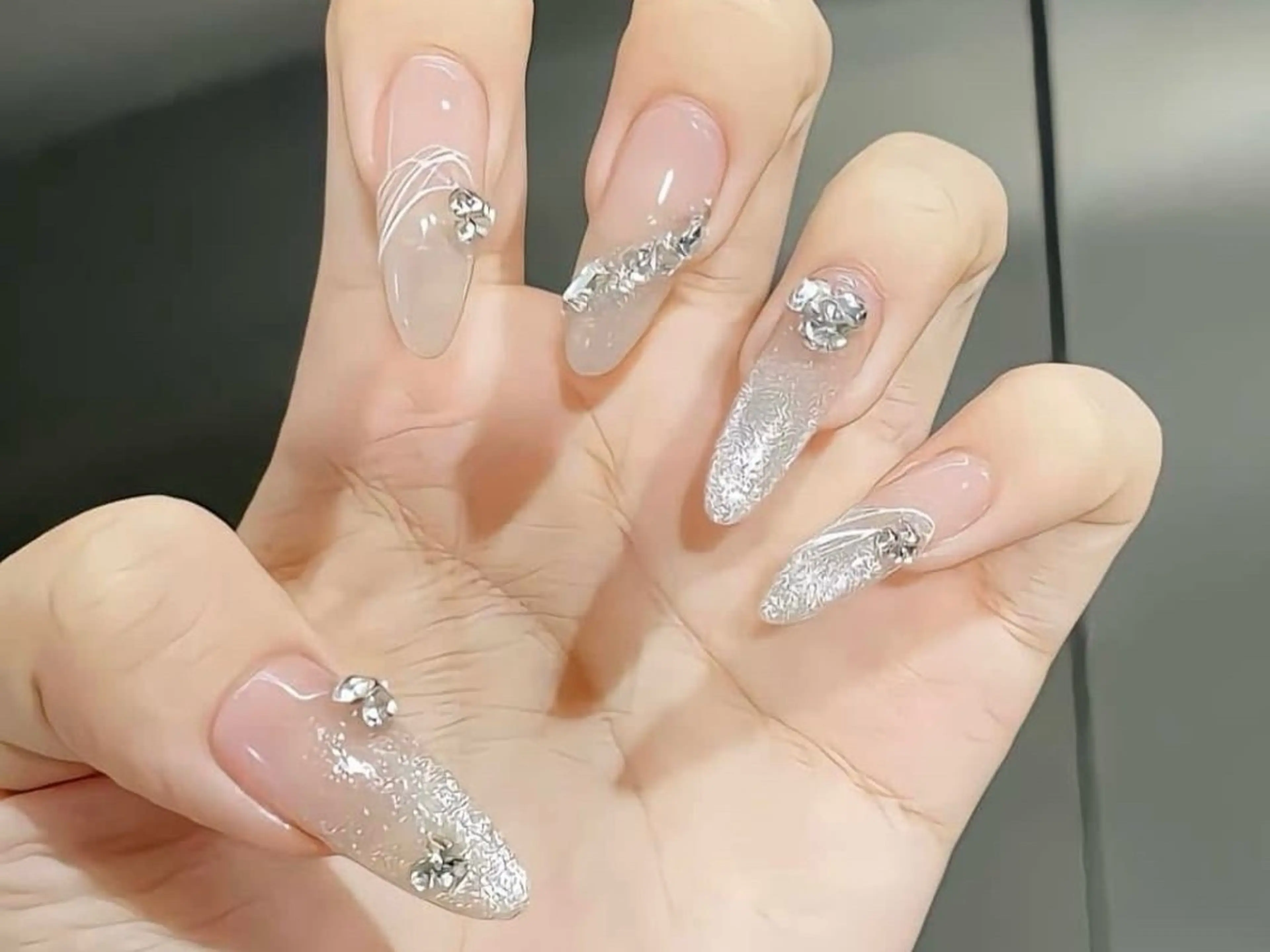 ネイル ハンドネイル ハンドケア Nova Nail Nambaのネイルデザイン