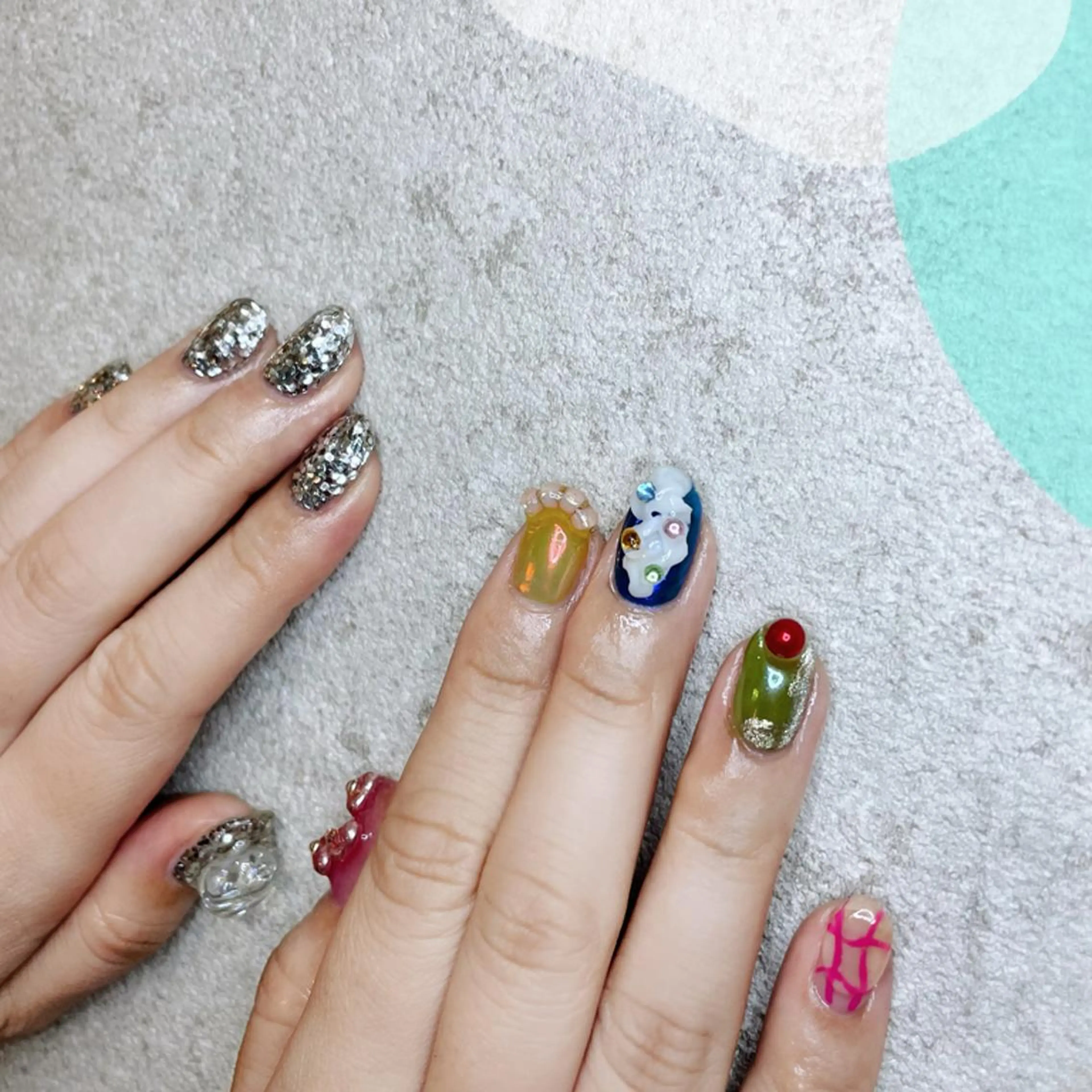 セミロング ハンドネイル VOLLMOND nailのネイルデザイン