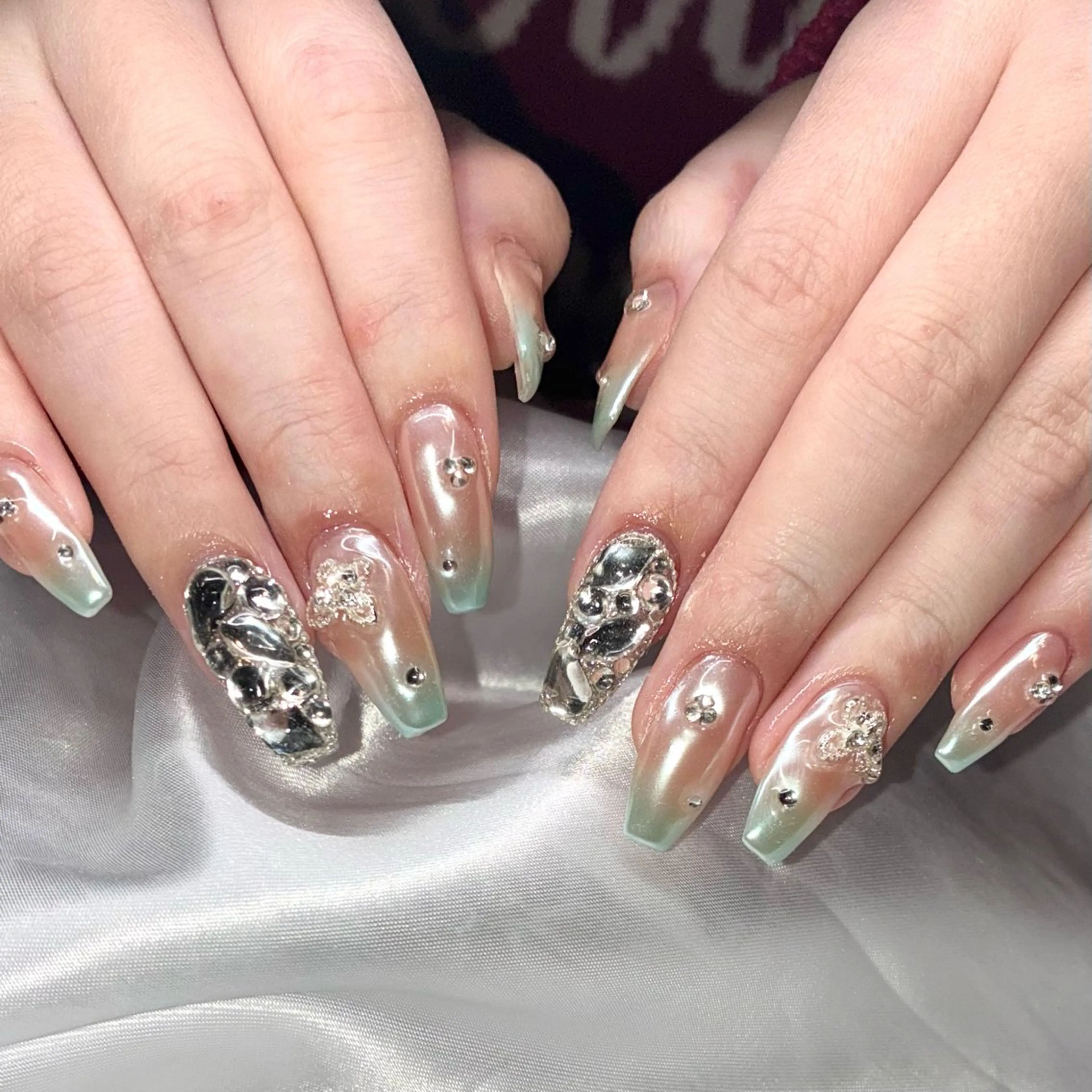 ネイル オーロラネイル ハンドネイル Nail ヌシん家 AKANEのネイルデザイン
