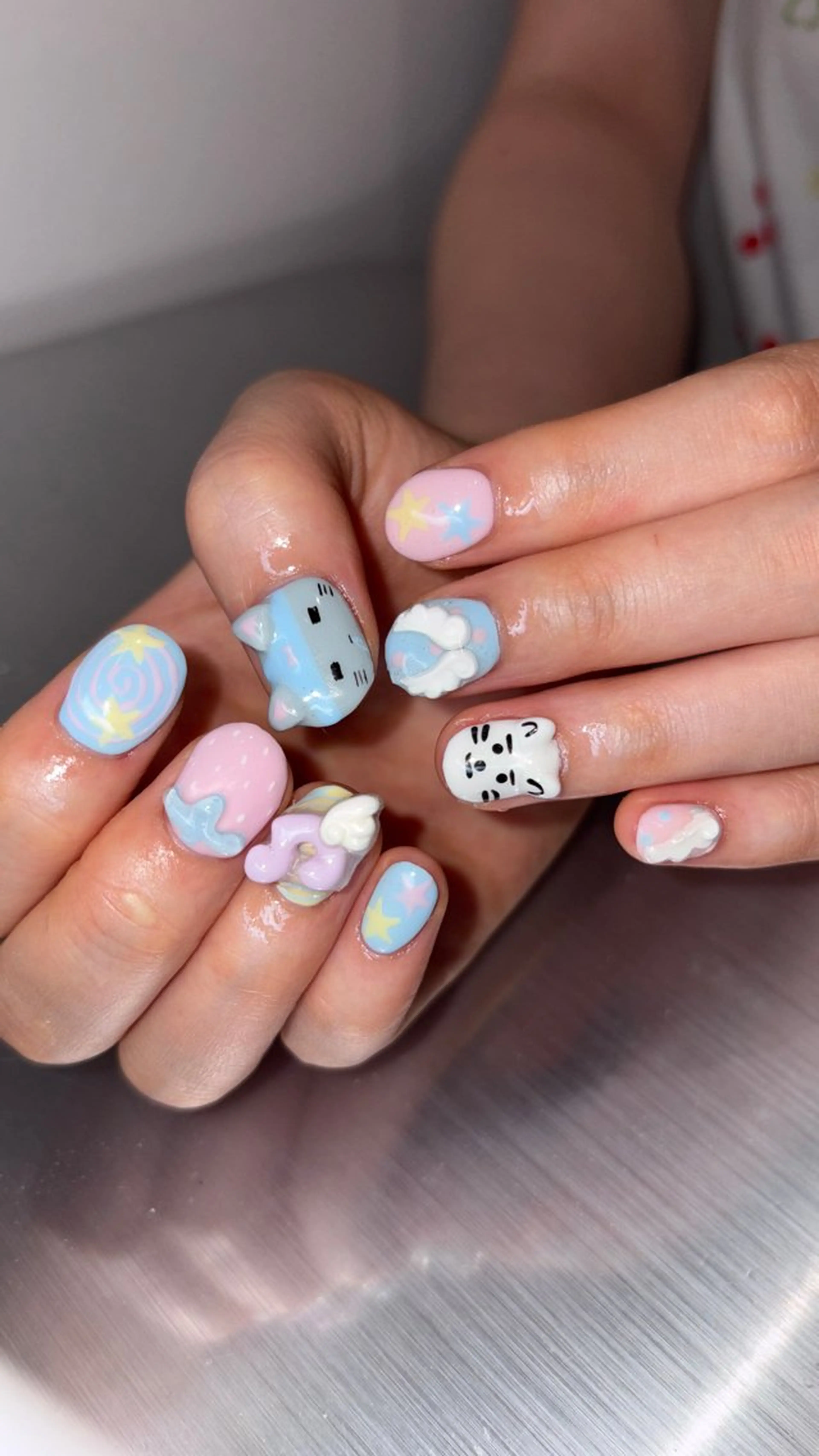 ネイル ハンドネイル 👽個性派ネイル🎀 komachiのマツエク・マツパデザイン