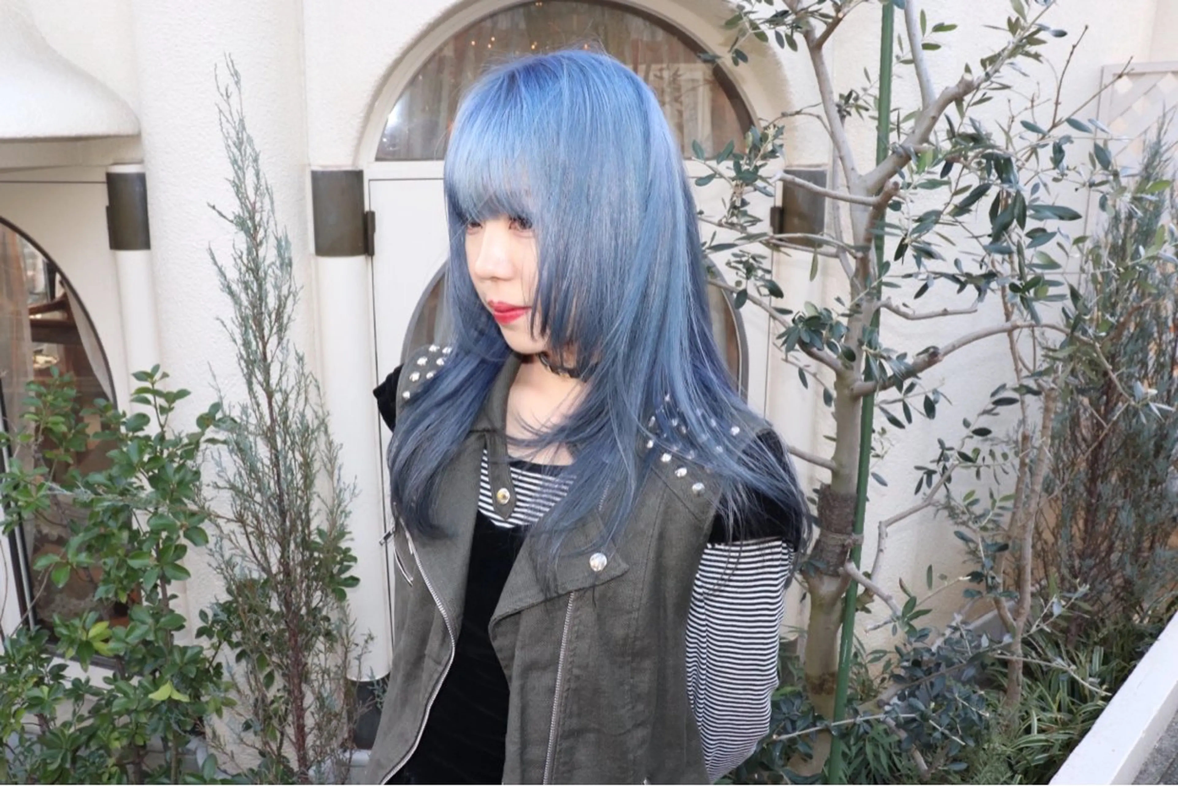 セミロング SHIN レイヤー‪‪カットのヘアスタイル