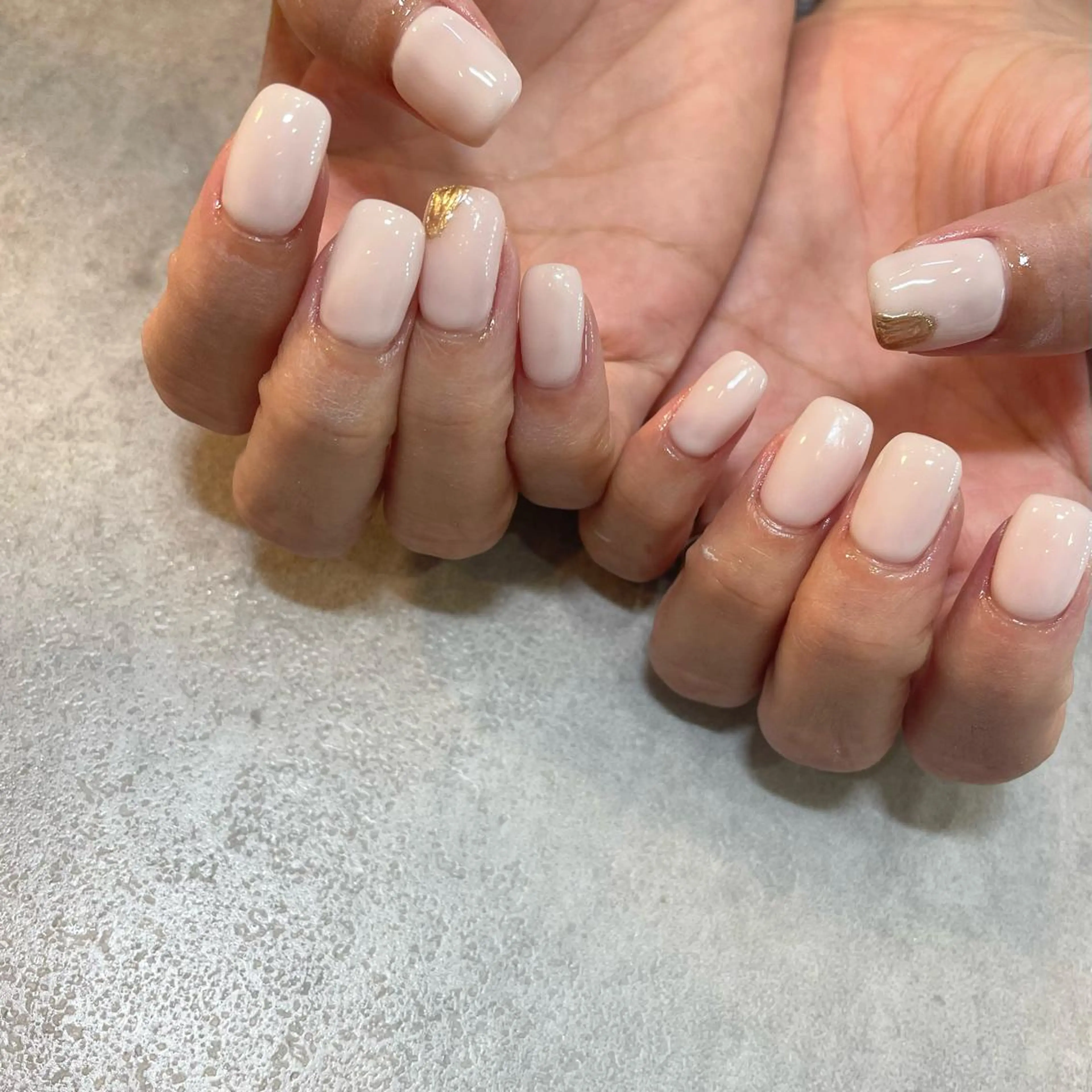 ネイル ホワイト Nail Salon Gummi.のネイルデザイン