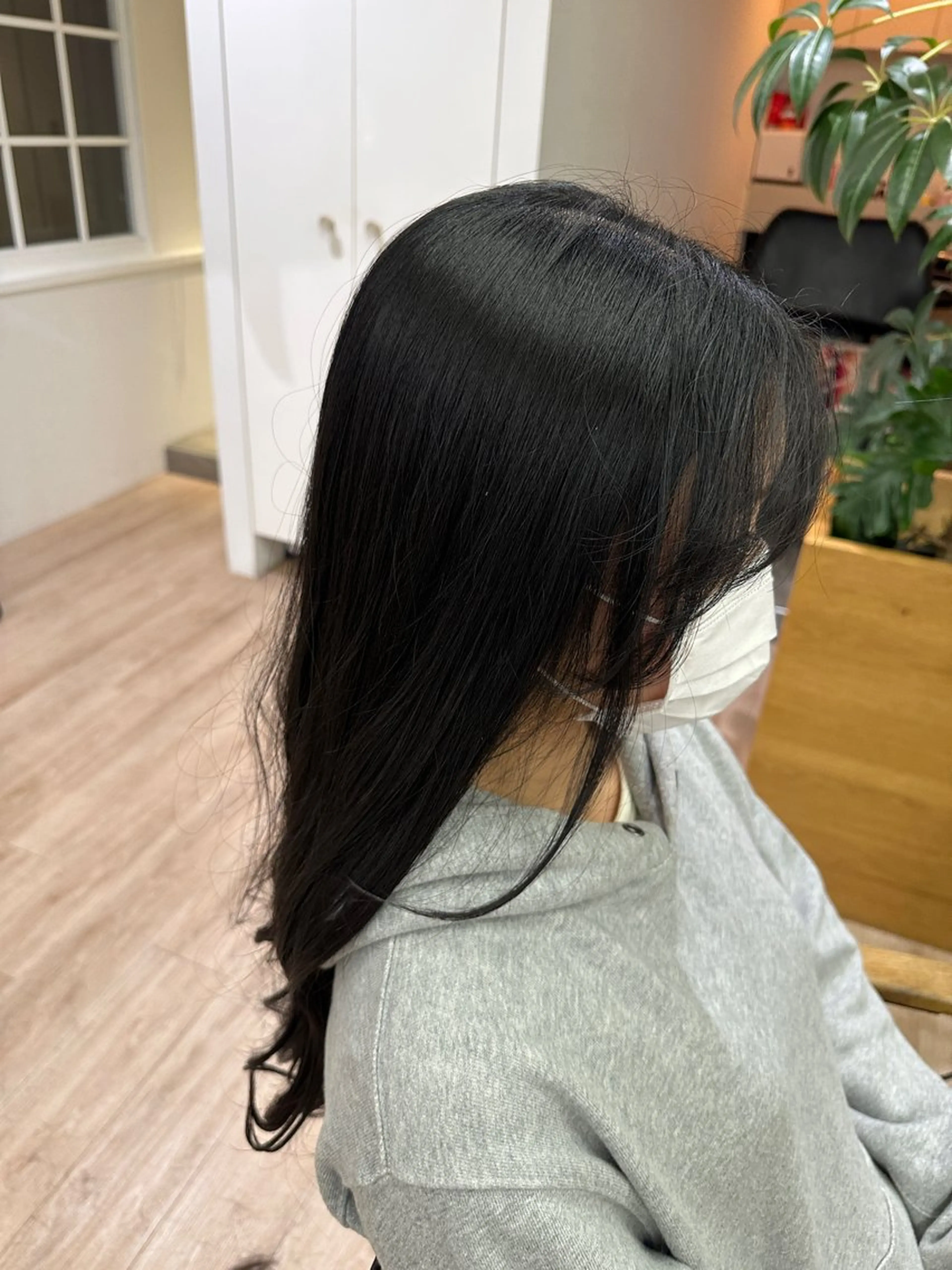 ミディアム 川上 彩夏のヘアスタイル