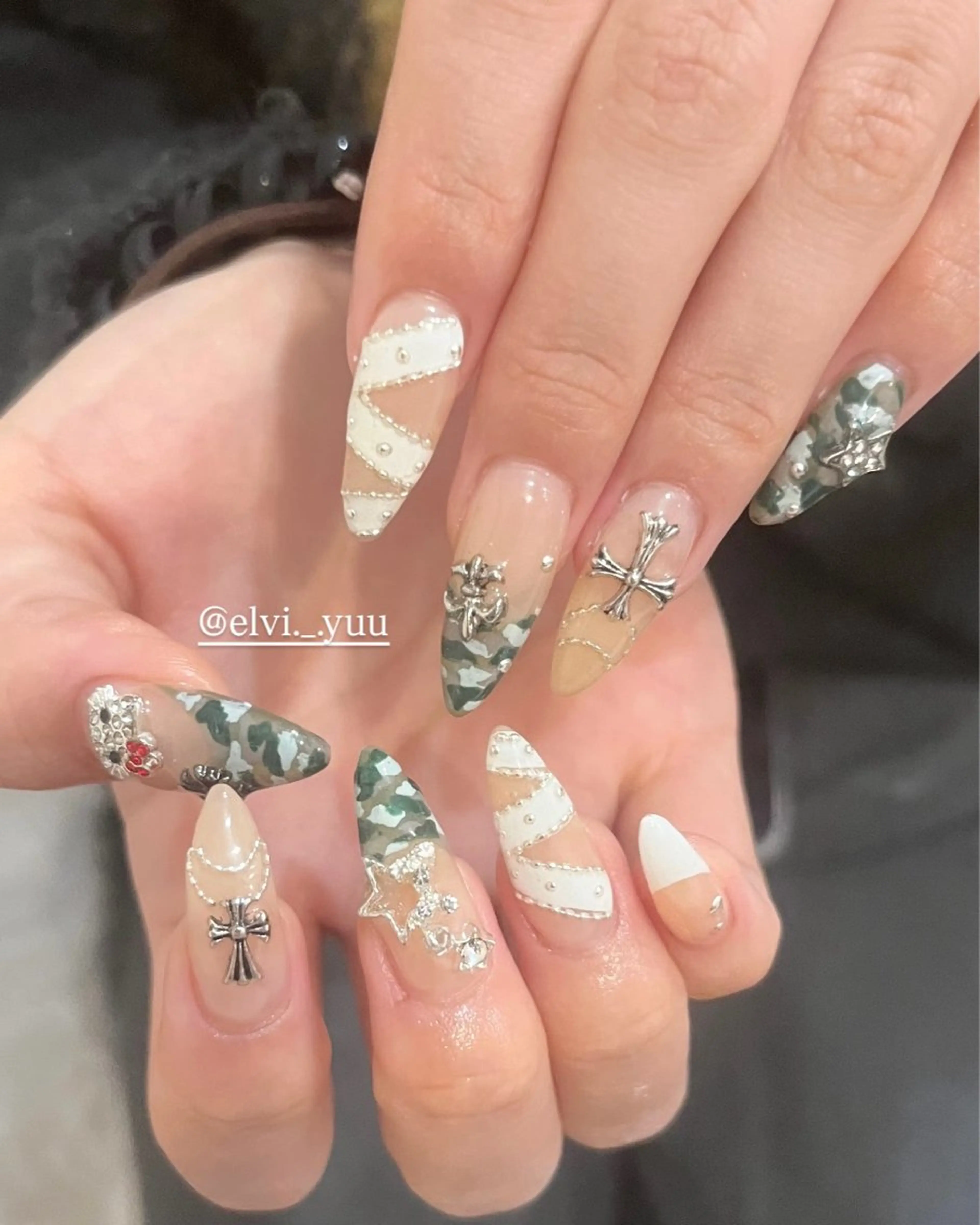 ネイル SALON ELVI.所属・SALON ELVI.のネイルデザイン