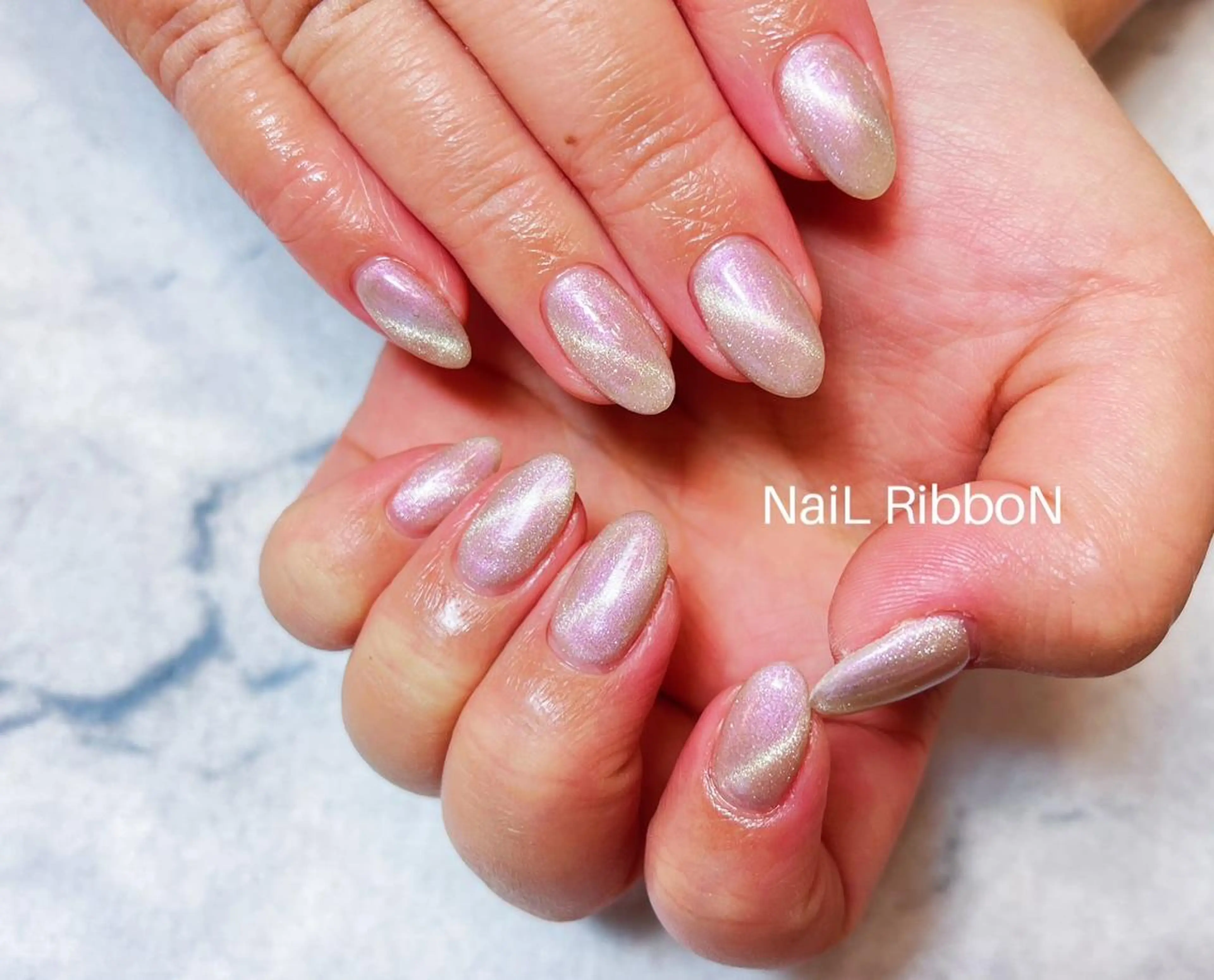 ネイル ネイルリボン 受付スタッフのネイルデザイン