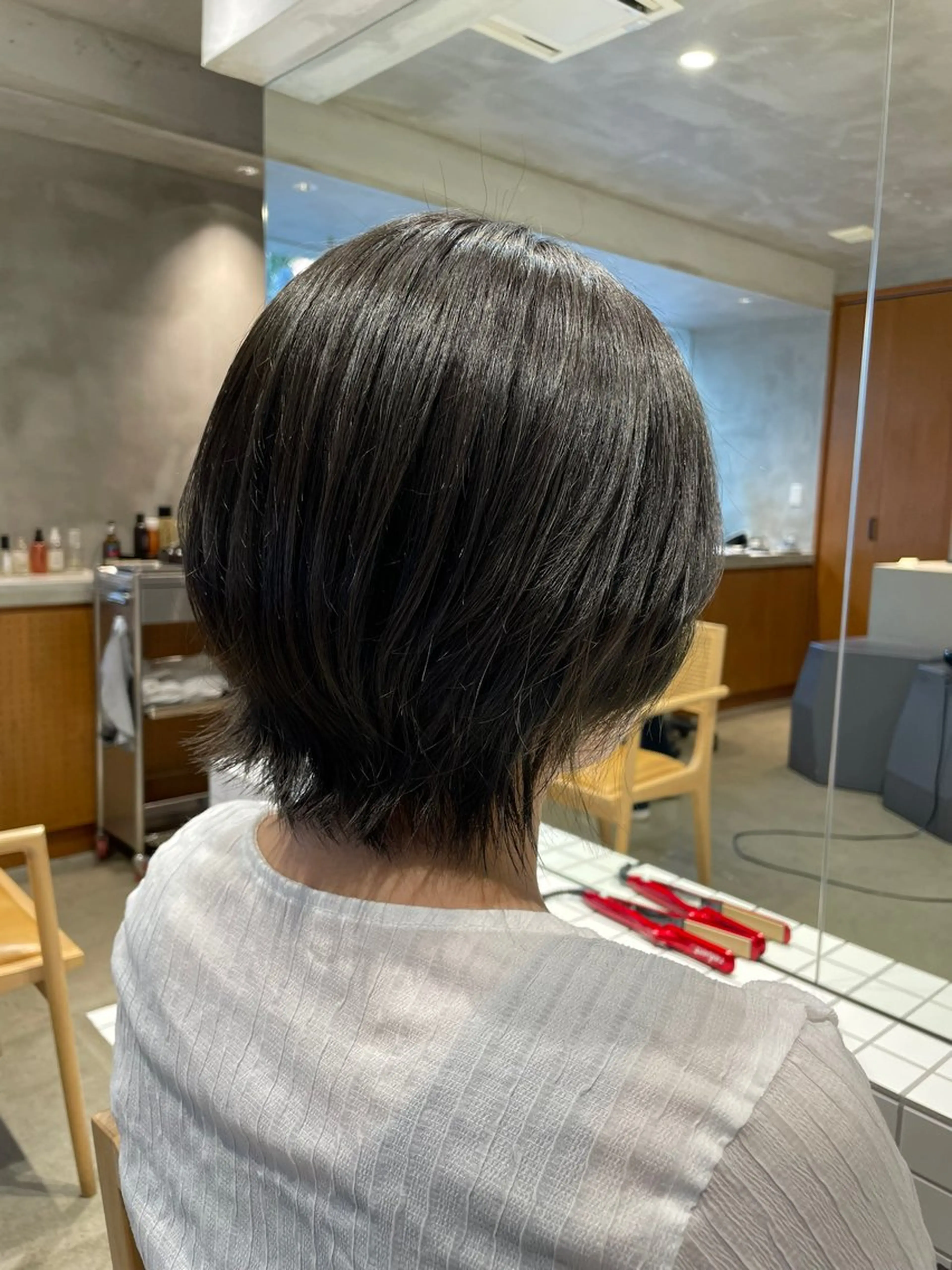 ショート カラー 頼金 愛海のヘアスタイル