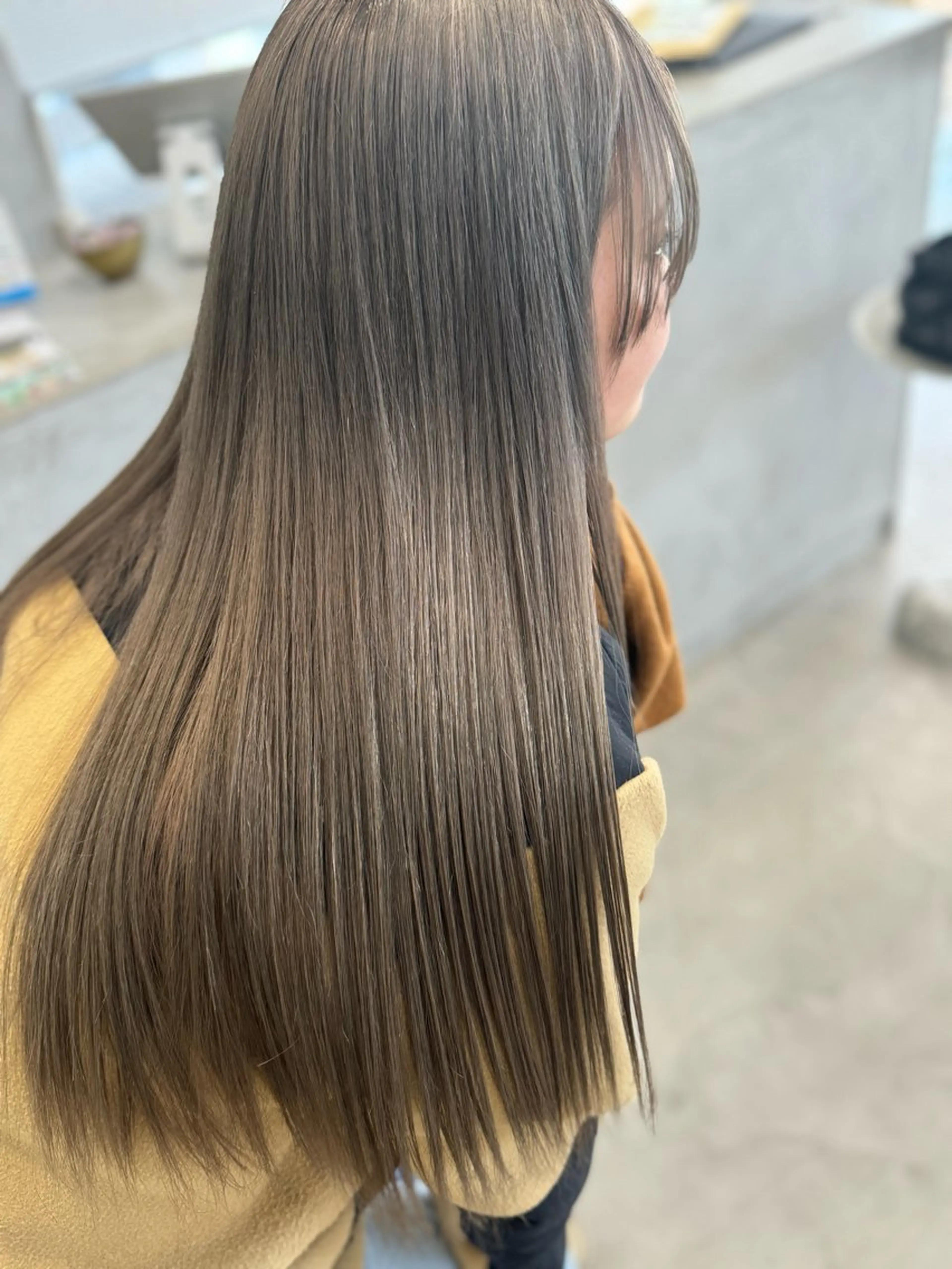 セミロング 艶 ケアブリーチ 🎀🩵RISAのヘアスタイル