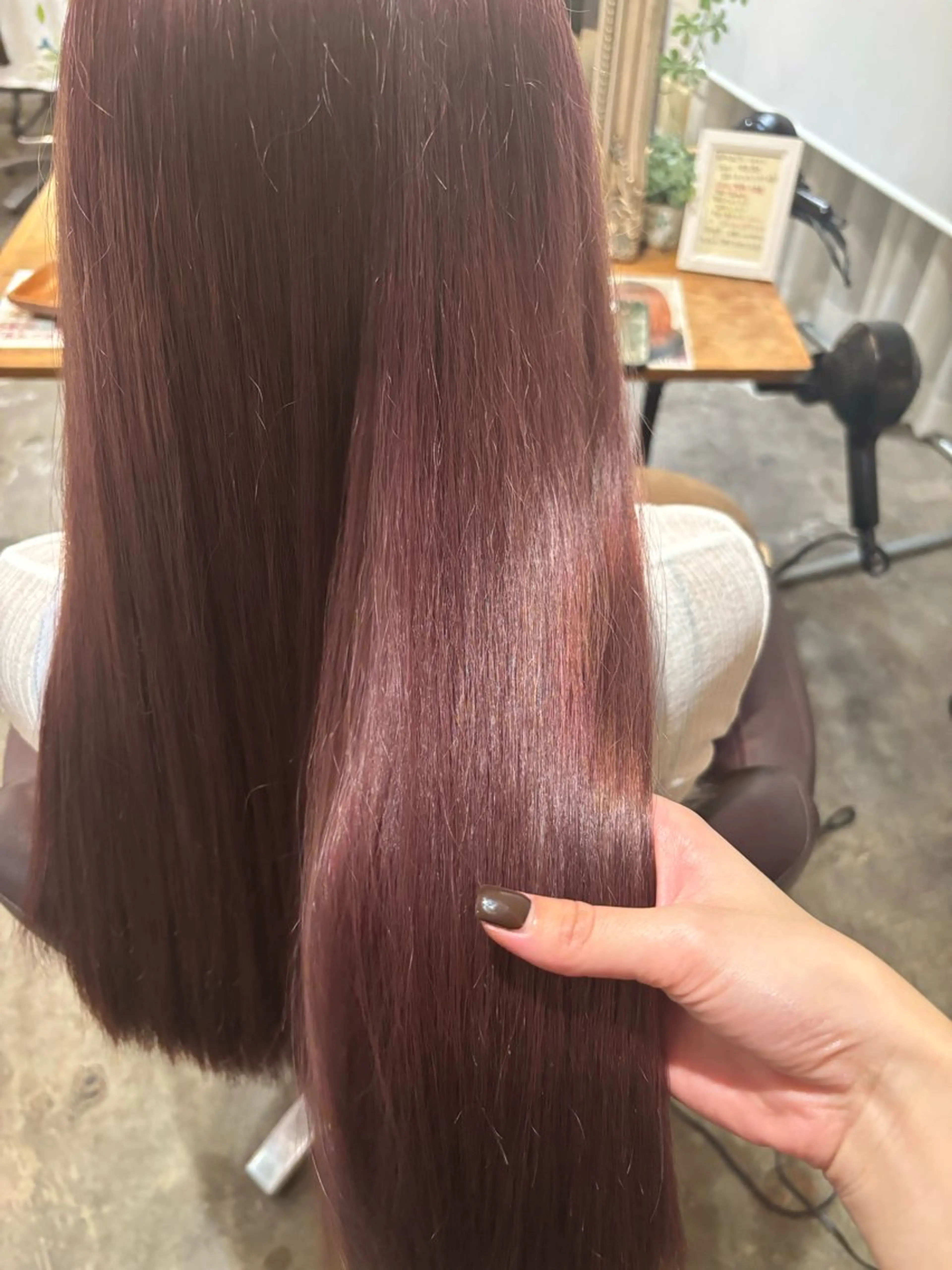 カラー コンドウ マナミのヘアスタイル