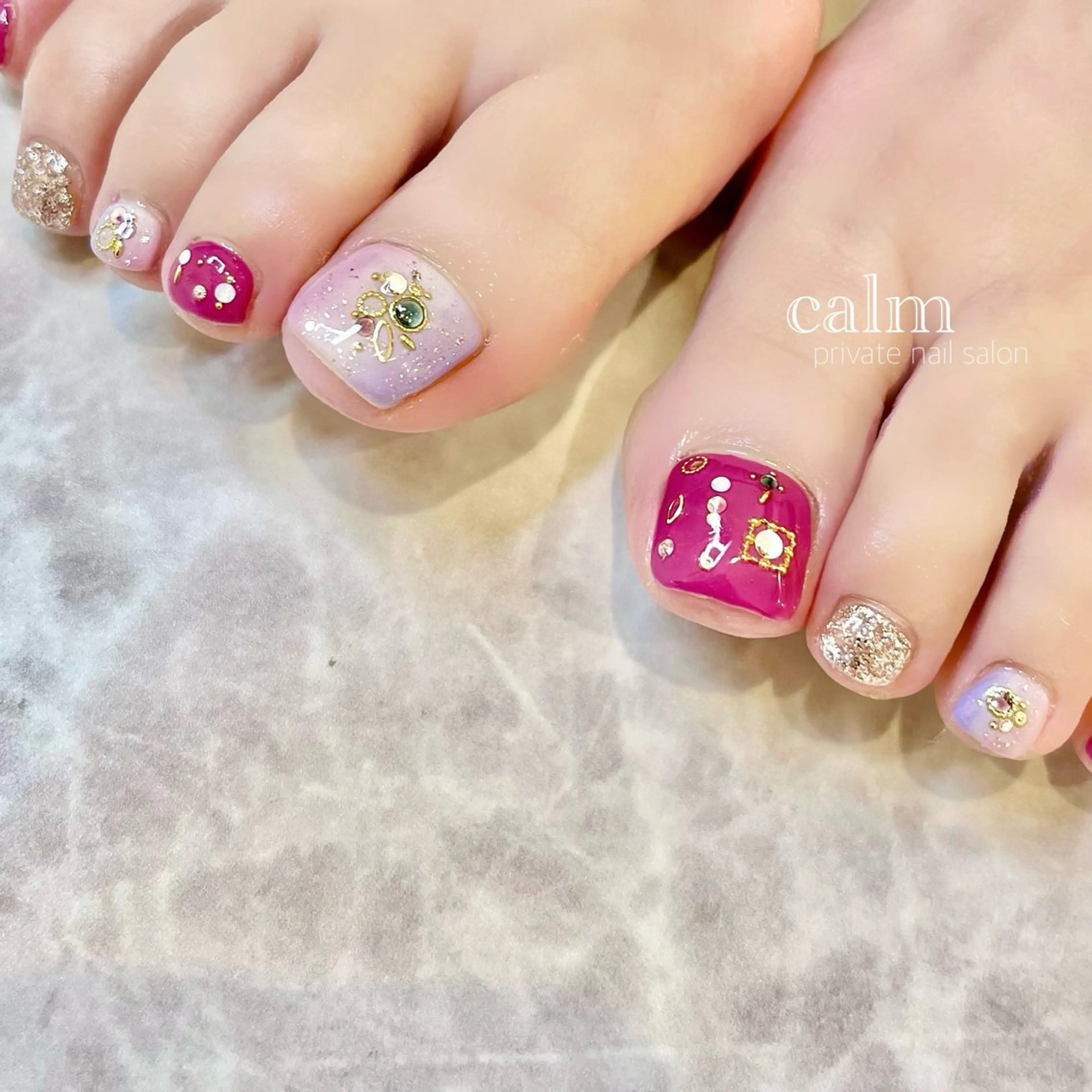 ネイル フットネイル calm 〔ｶｰﾑ〕のネイルデザイン