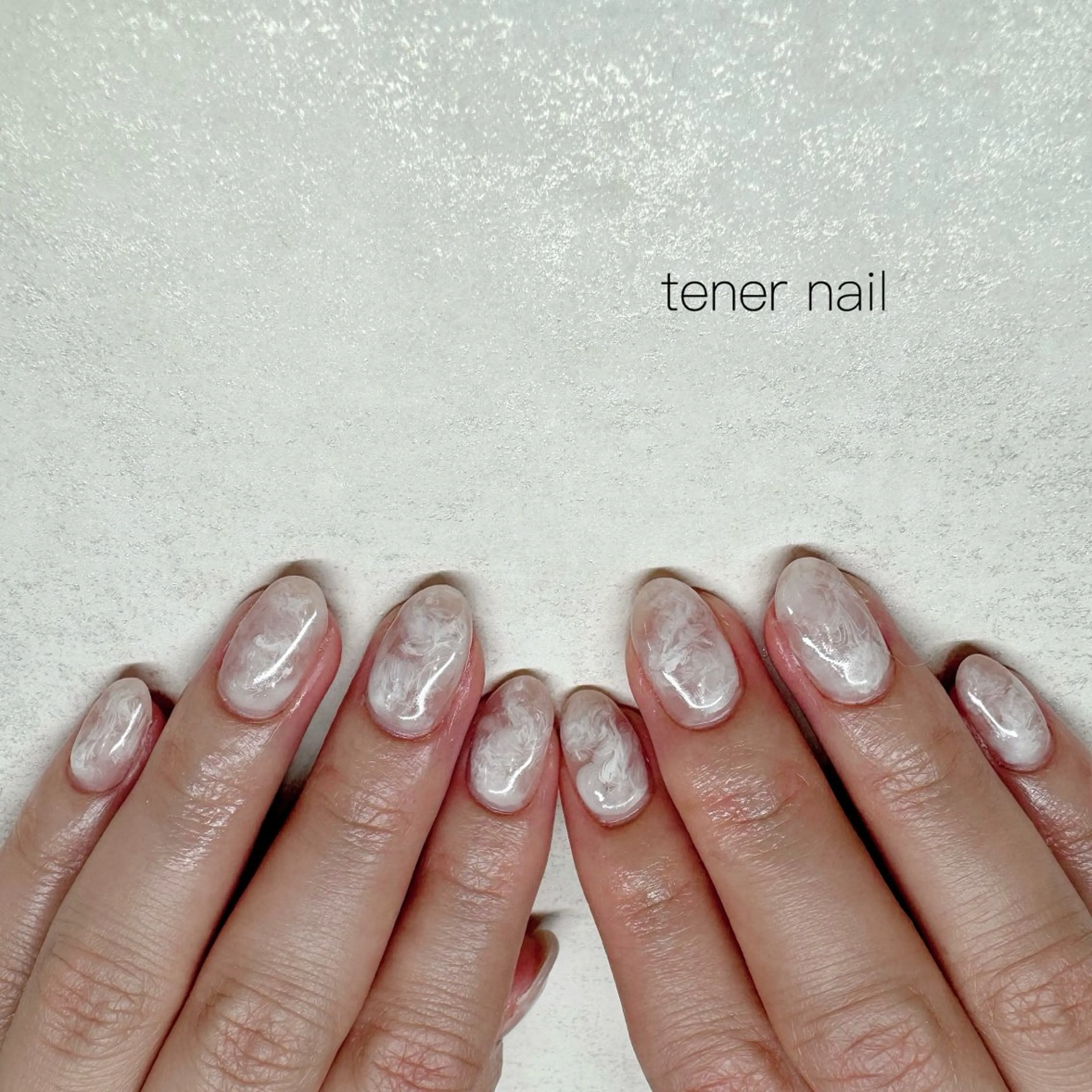 ネイル 大理石ネイル(マーブル) ニュアンスネイル ホワイト ハンドネイル tener  nail  テネルネイル所属・テネルネイル tener nailのネイルデザイン