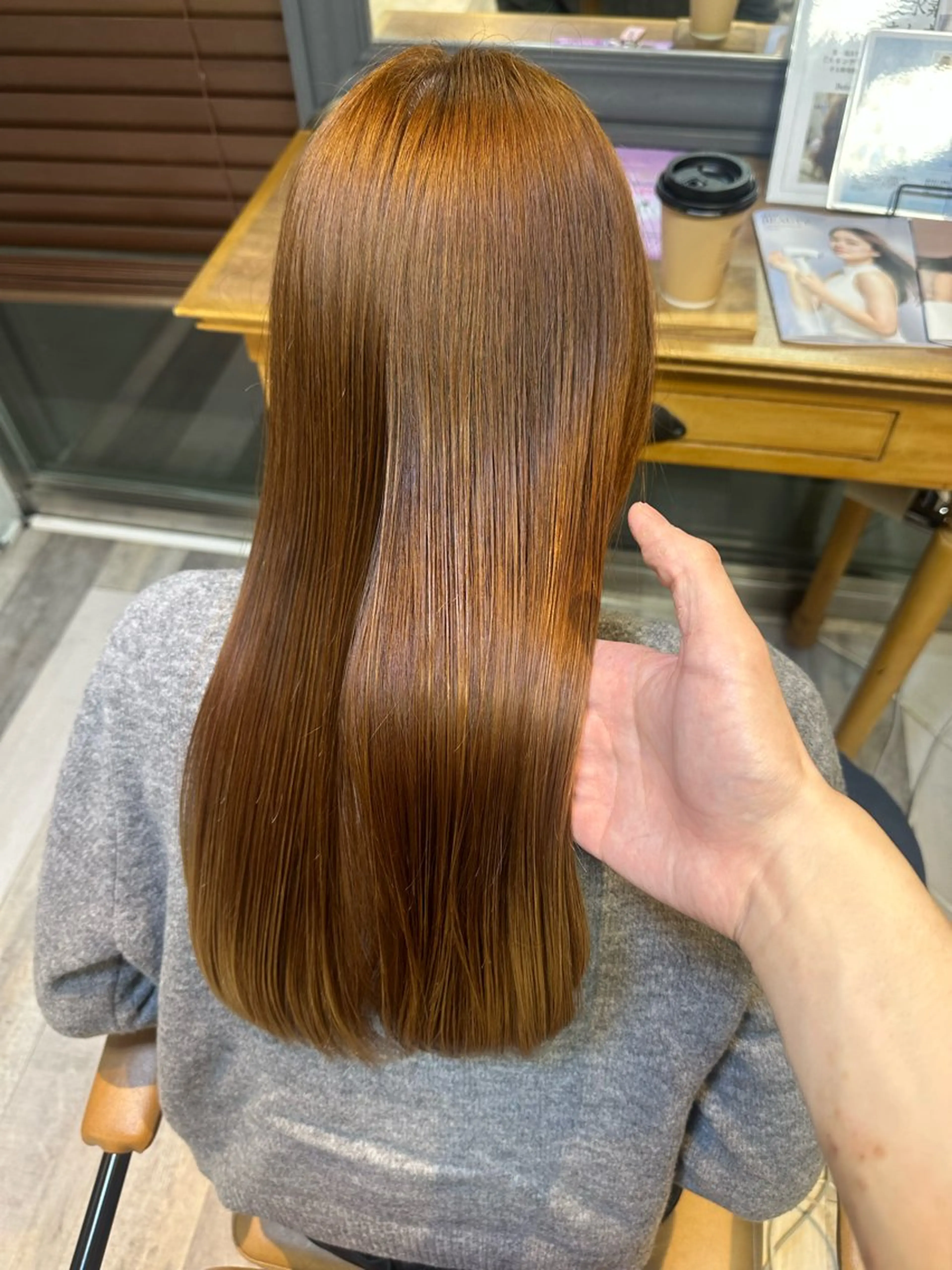 ロング カラー ベージュカラー ブラウンカラー ブラウンベージュ col asahikawa所属・和田 直也のヘアスタイル