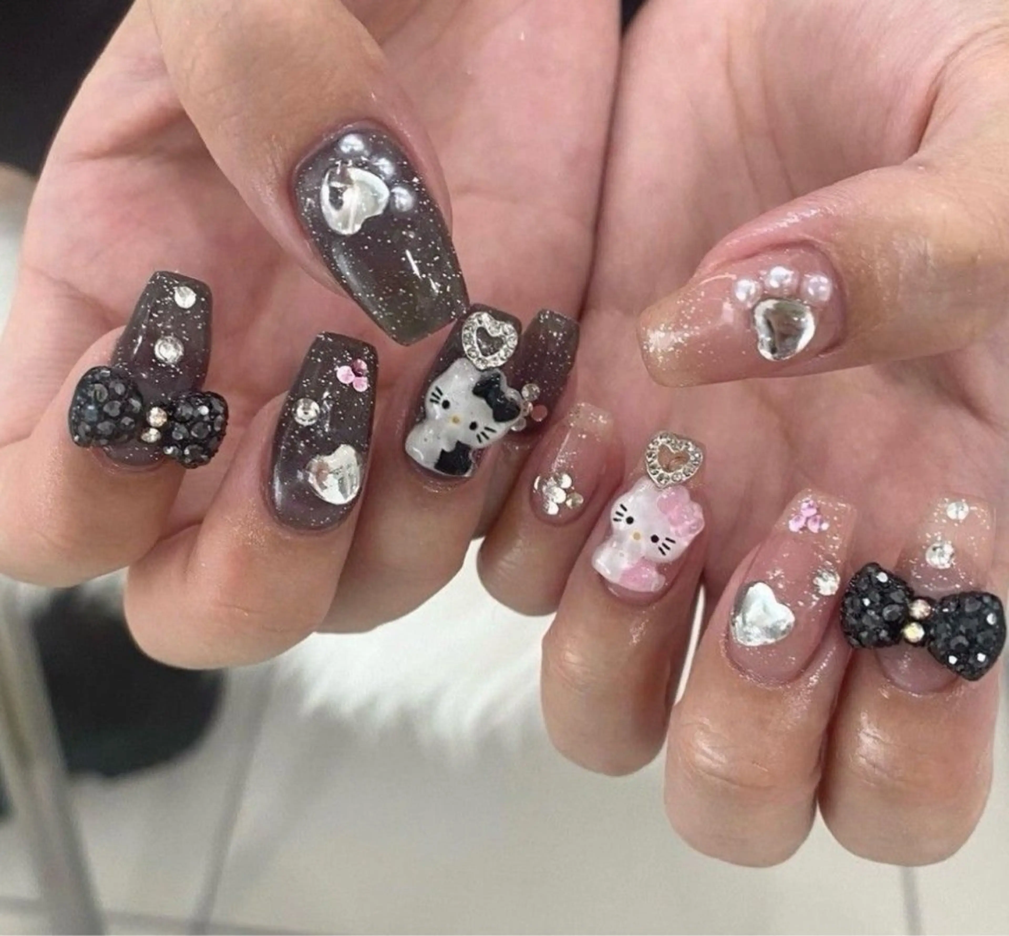 ネイル アートネイル 長さ出し ジェルネイル マグネットネイル ニュアンスネイル ハンドネイル Cloudy Chan 歌舞伎町のネイルデザイン