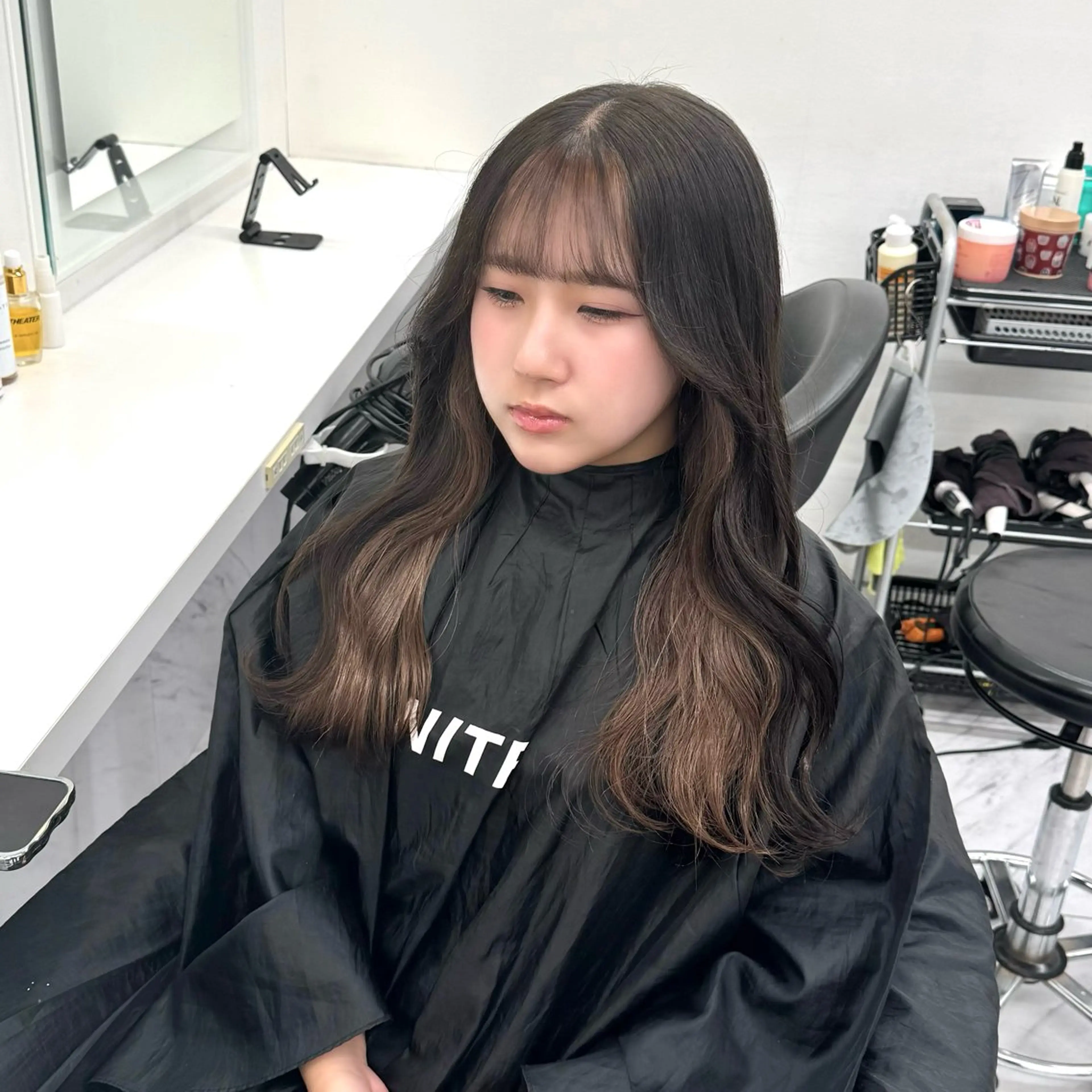 セミロング カラー ヘアアレンジ インナーカラー ヘアカラー パーマ トリートメント ヘッドスパ ヘアセット 顔まわりカット の達人のヘアスタイル