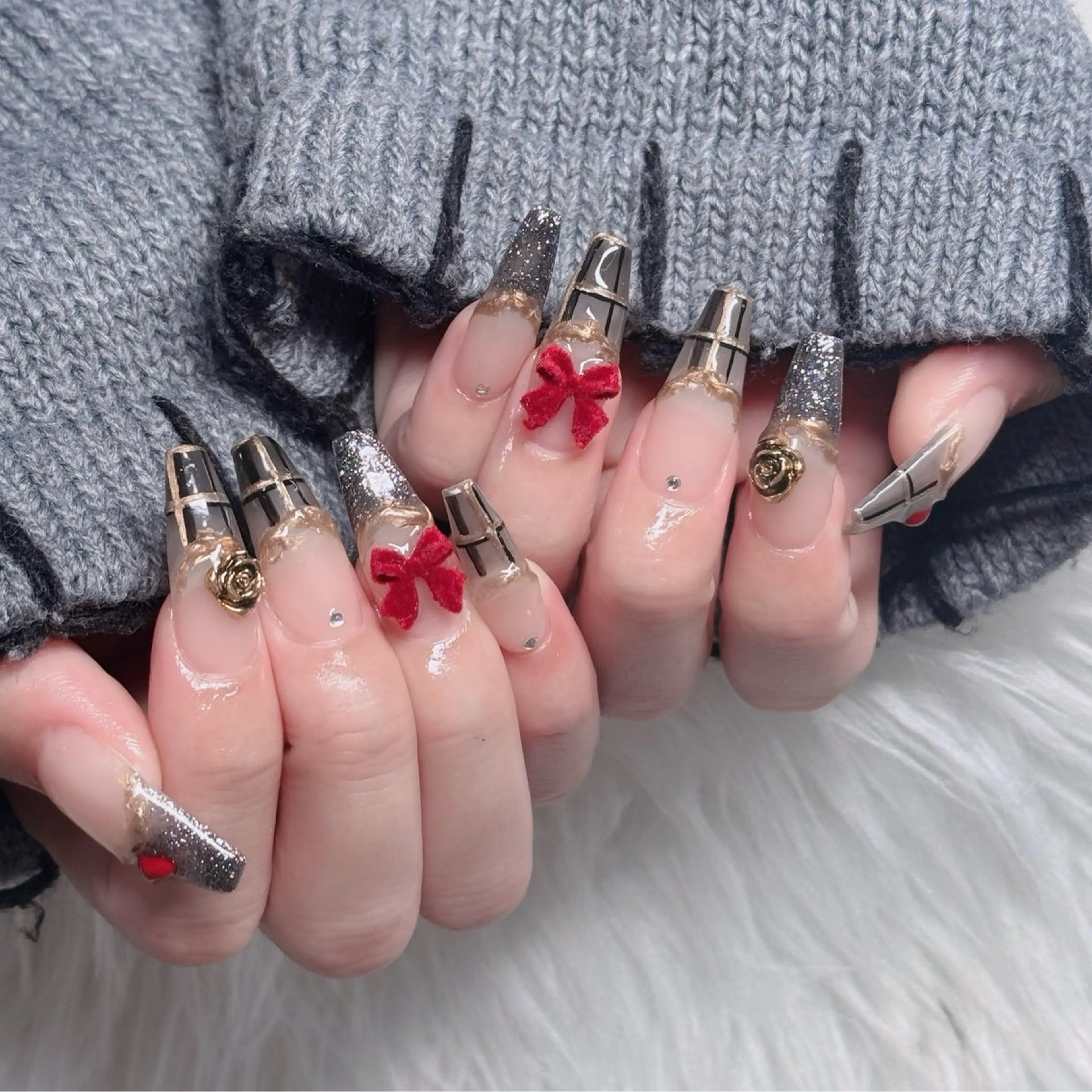 ネイル フレンチネイル ジェルネイル ガラスフレンチ ハロウィン ハート ハンドネイル H.baby Nail Salonのネイルデザイン