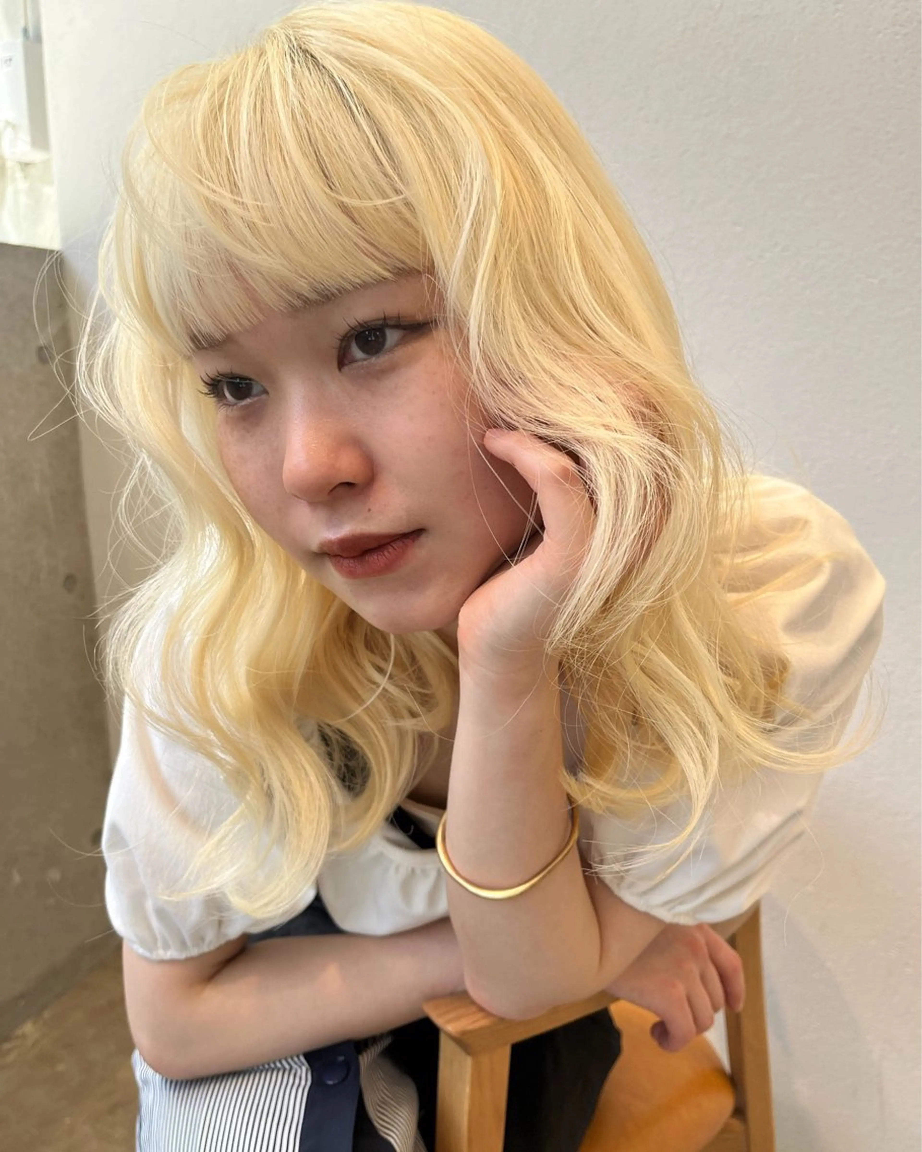 ミディアム カラー 抜きっぱなしブロンド yuuna/ ハッシュカット🎀のヘアスタイル