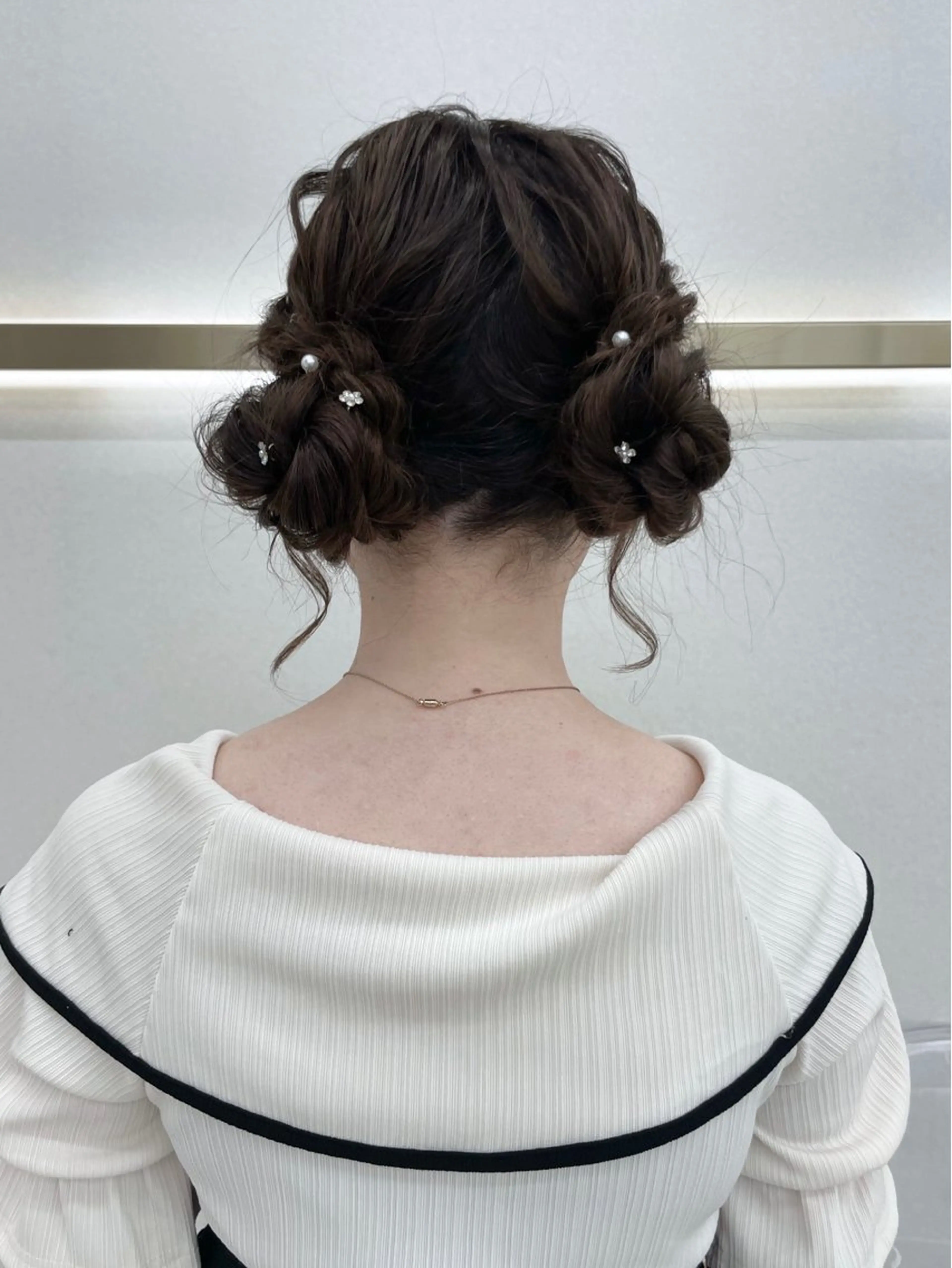 セミロング ヘアアレンジ お団子ヘア CARELLY 流山おおたかの森所属・CARELLY Rukaのマツエク・マツパデザイン