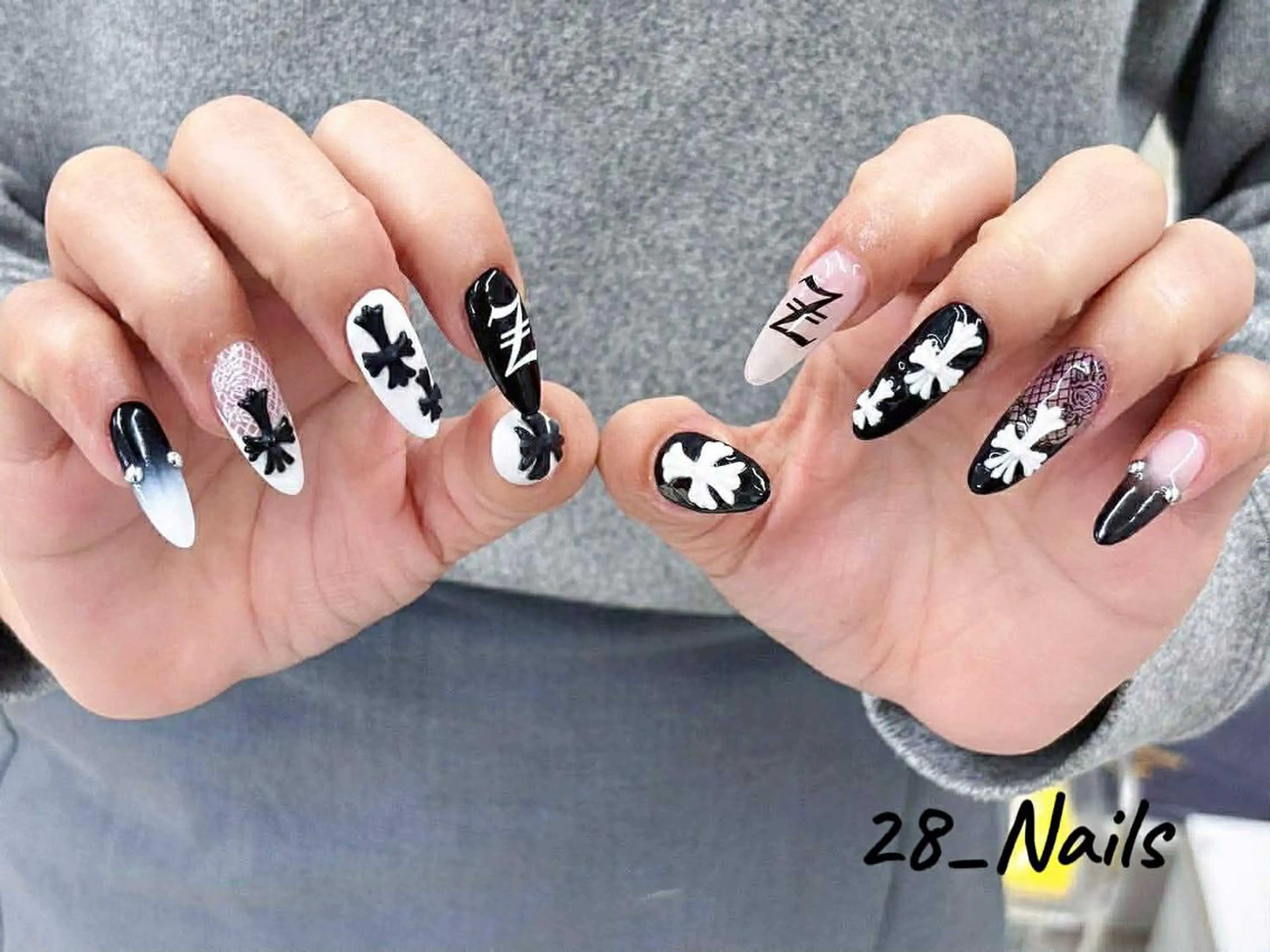 ロング ハンドネイル トゥー フエンのネイルデザイン