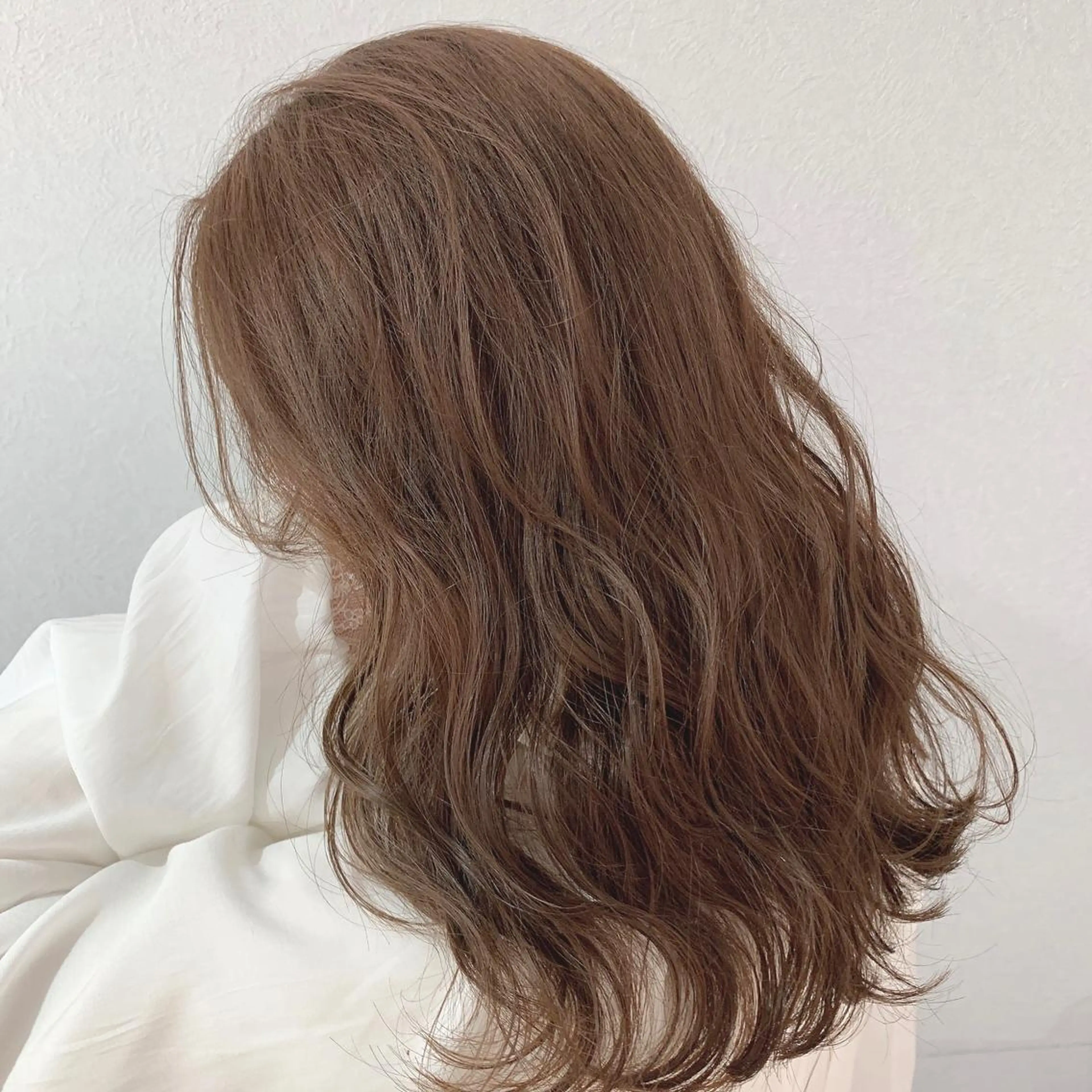 ミディアム 酒井 里穂のヘアスタイル