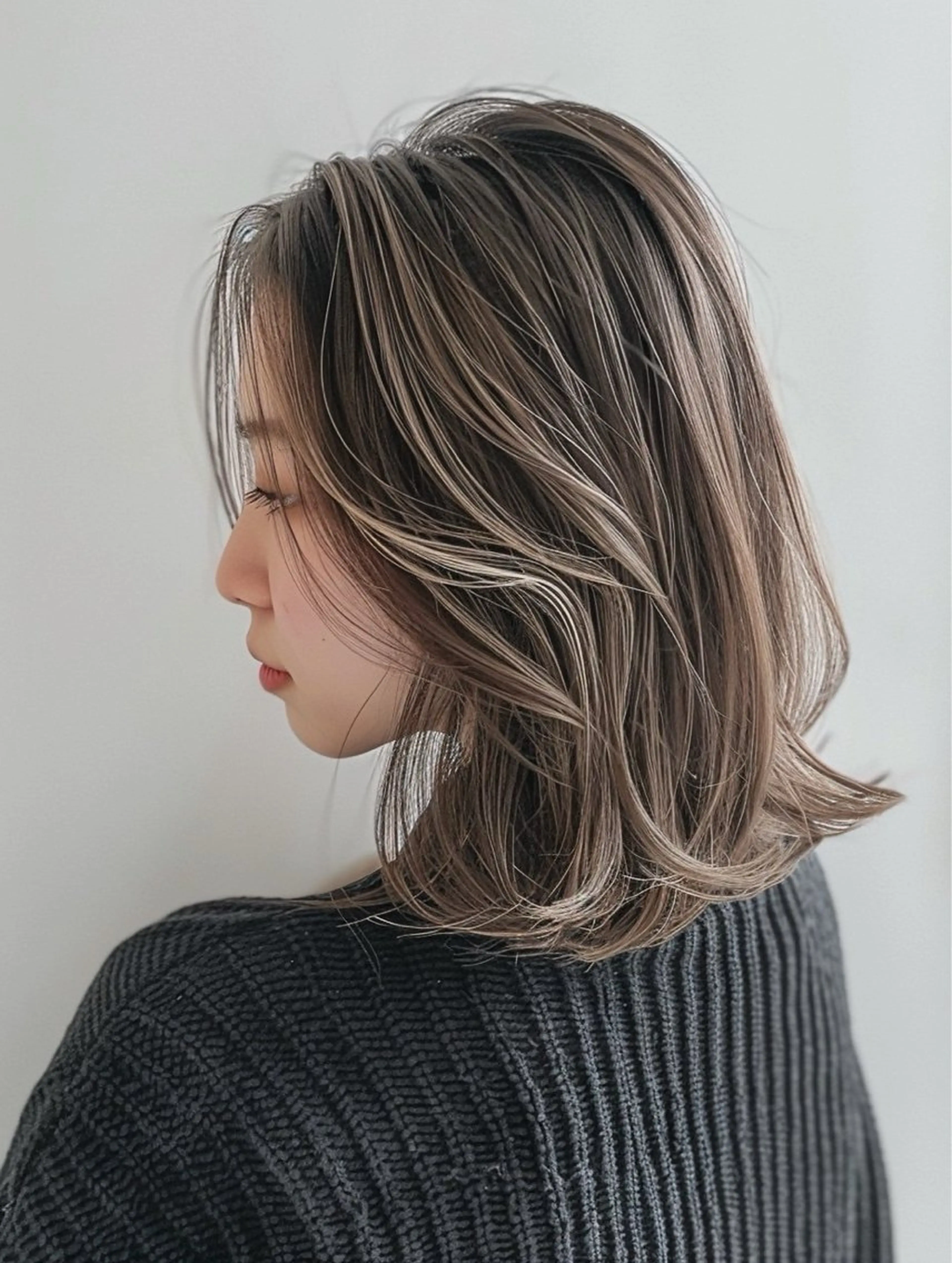 ミディアム 保子 祐里香のヘアスタイル