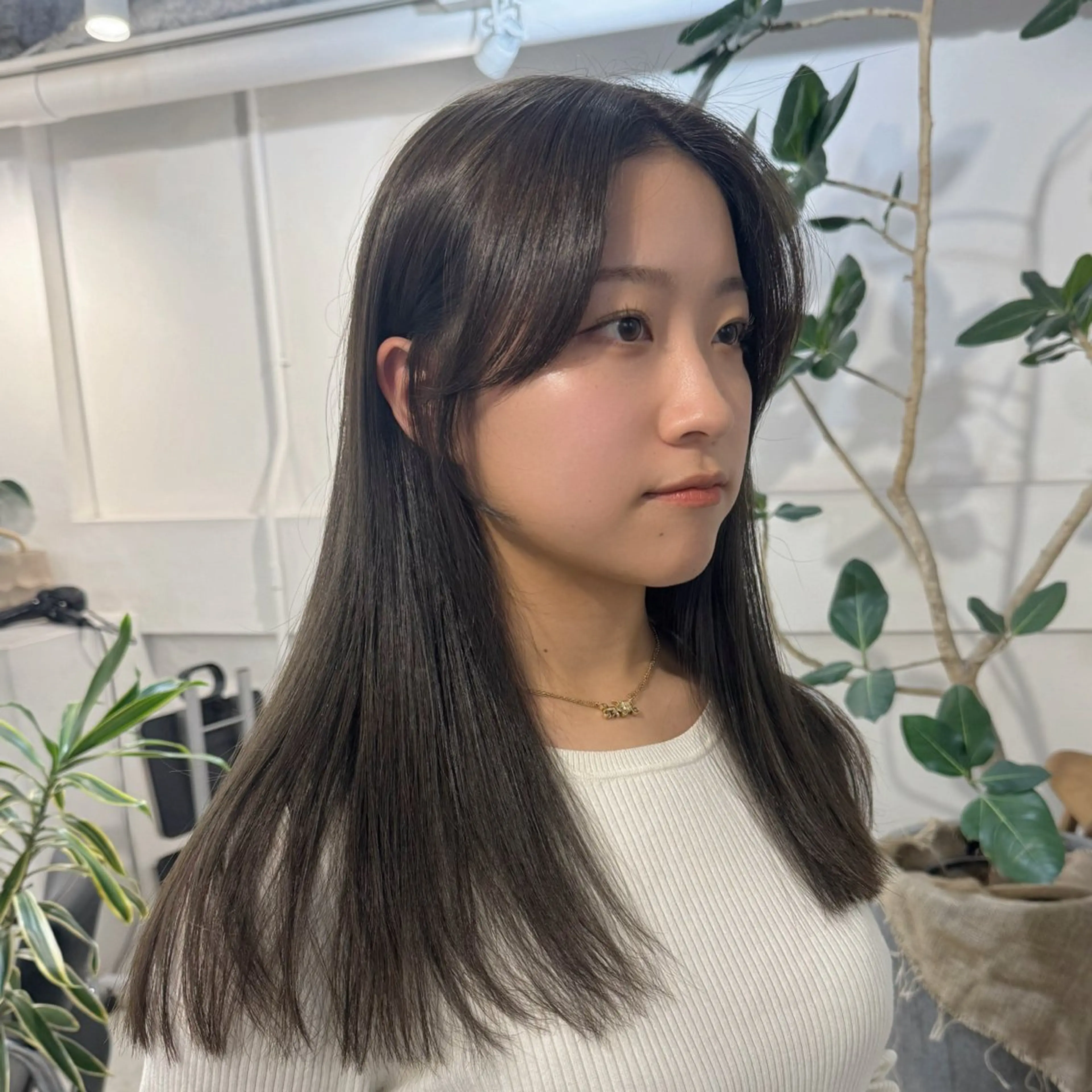 セミロング ヘアカラー トリートメント 顔周りcut・ご相談 ＝新宿しずく🇰🇷のヘアスタイル