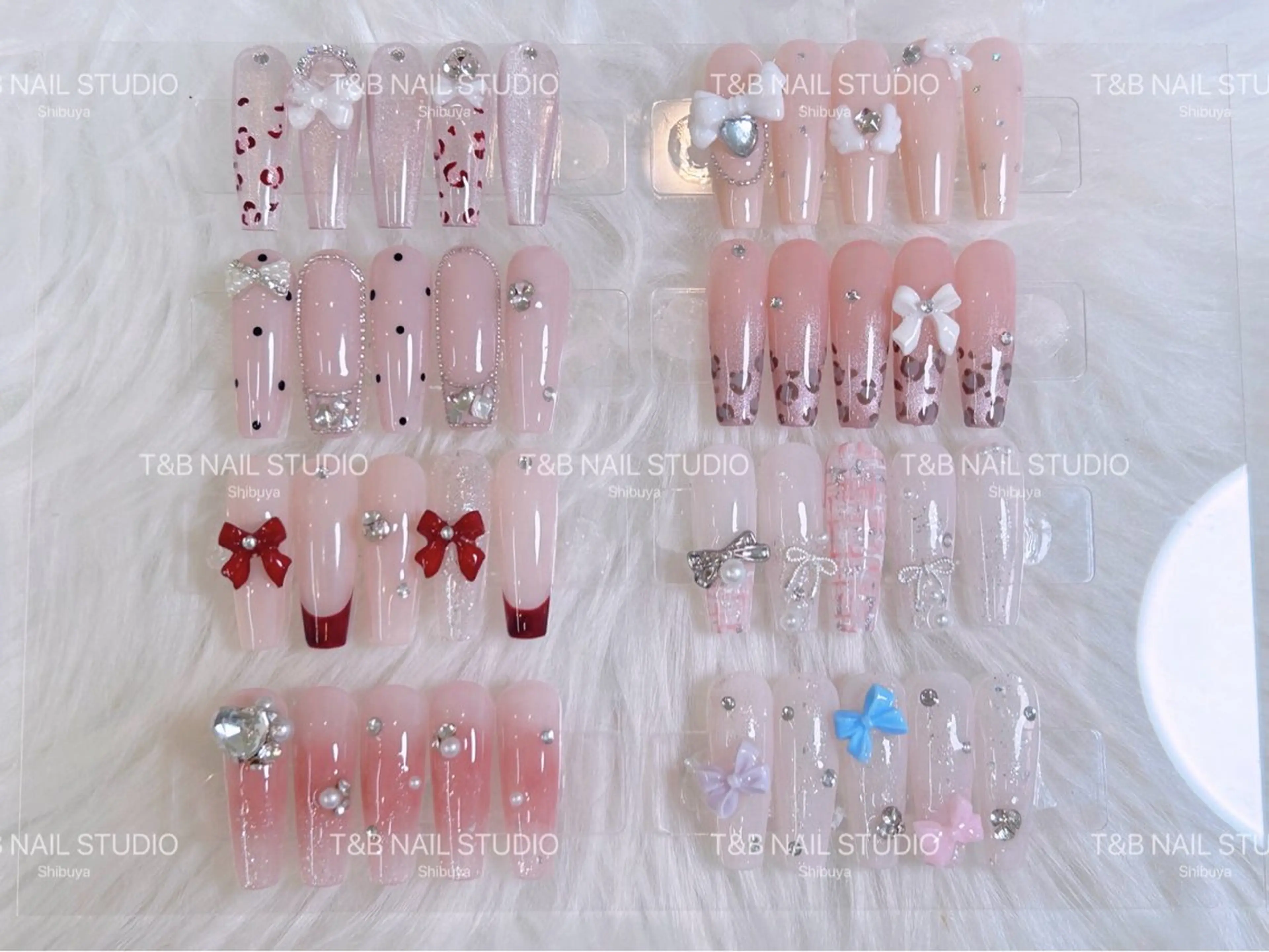 ネイル 渋谷T&B  みお ロング無制限⭐️のネイルデザイン