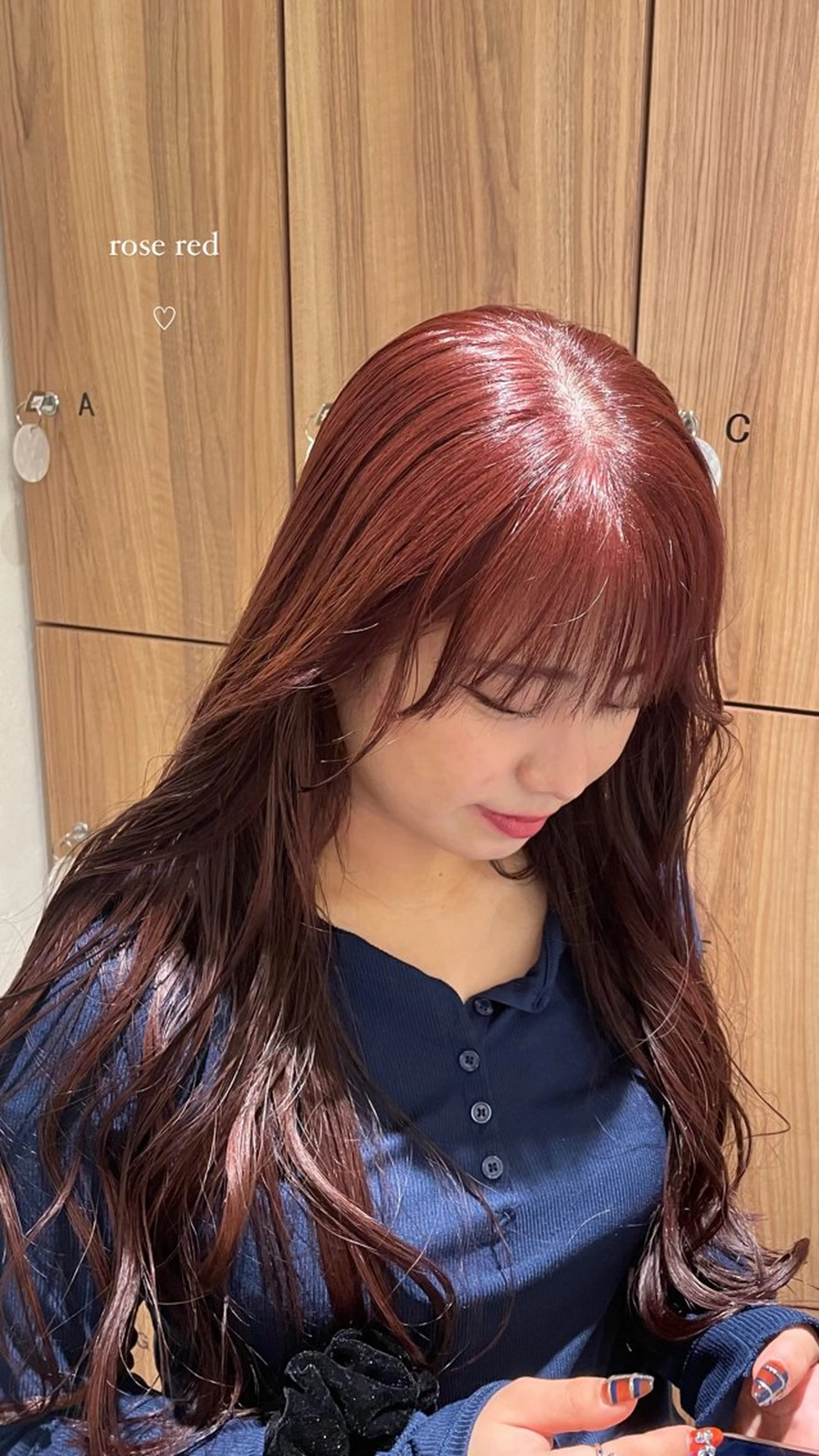 ロング ヘアカラー 小宮山 桃加のヘアスタイル