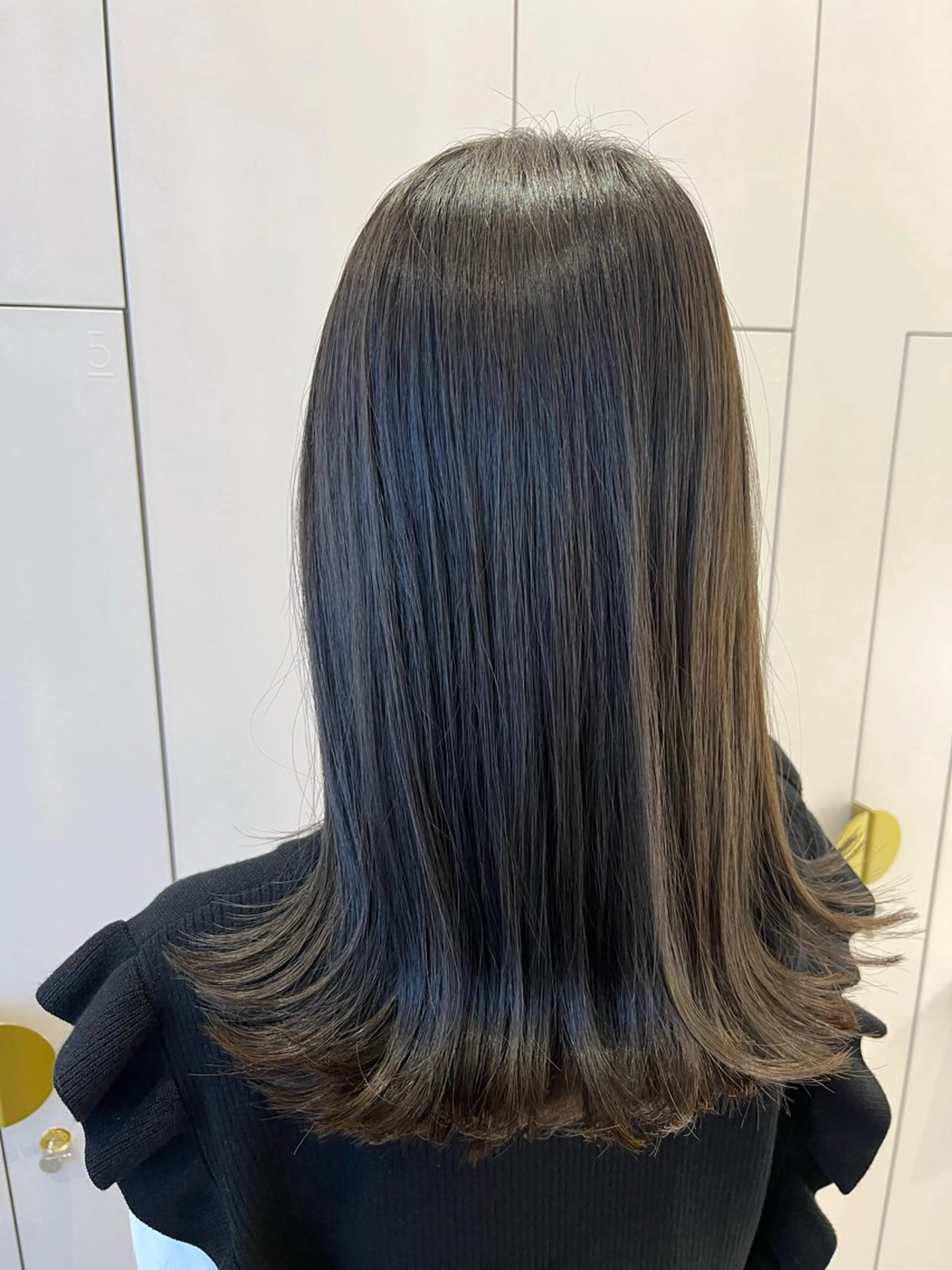 セミロング カット ヘアカラー トリートメント 比嘉 黎花のヘアスタイル