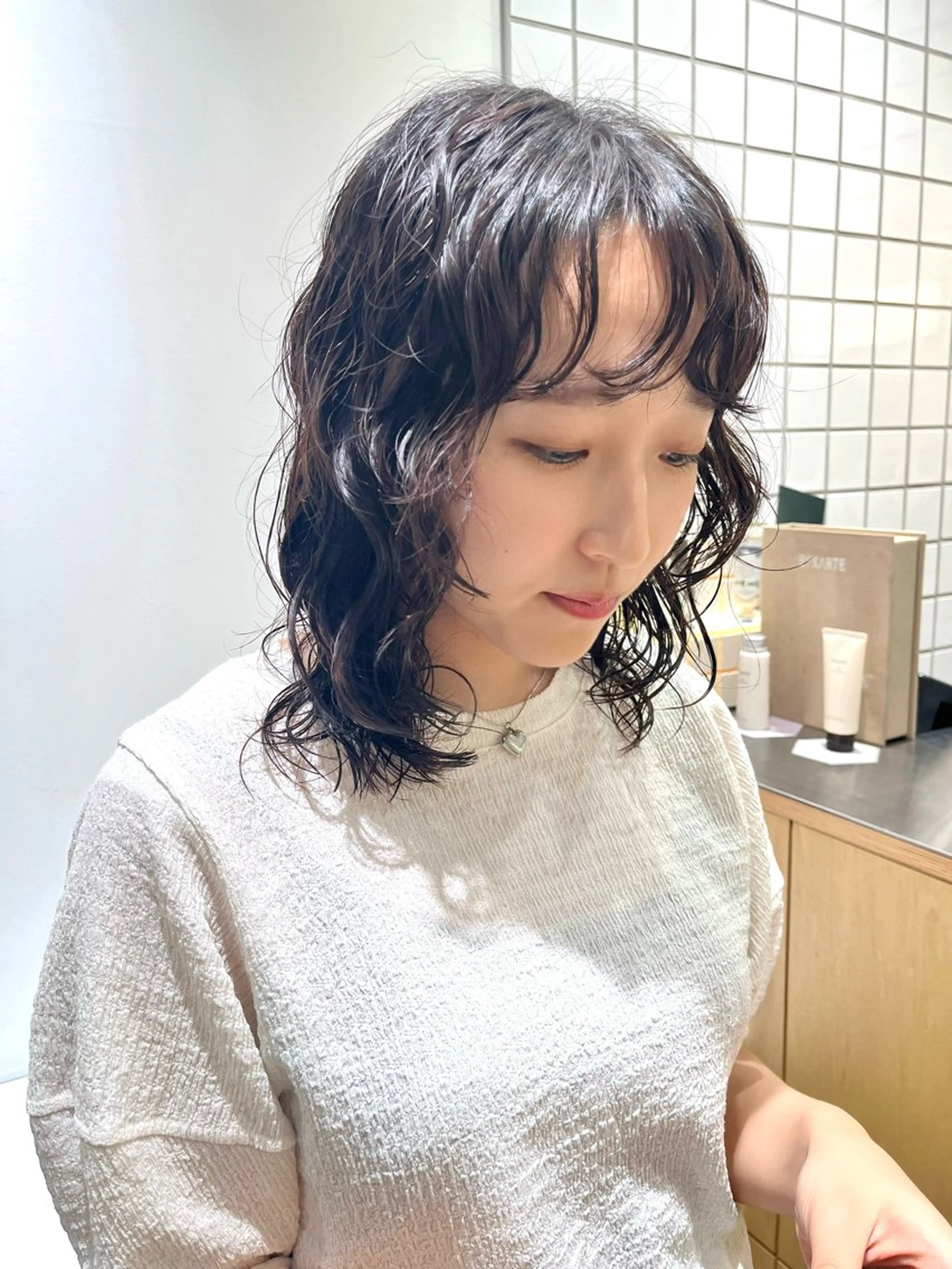 ミディアム パーマ ミディアムパーマ レイヤーカット ウルフカット カット パーマ トリートメント 原宿パーマ kazuのヘアスタイル