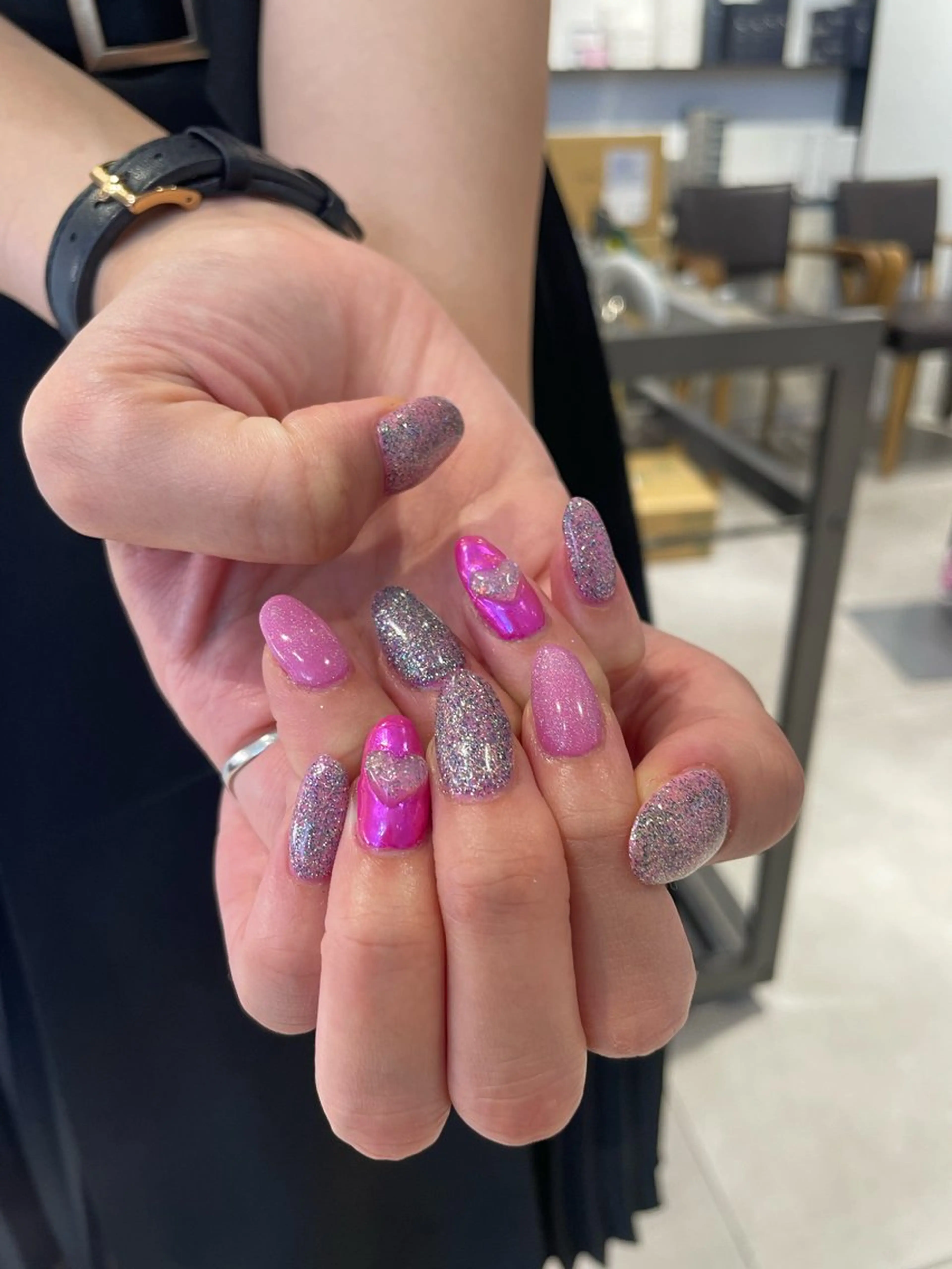 ネイル ピンク ハンドネイル 🌟暖色系ハイトーン 🌟AIのヘアスタイル