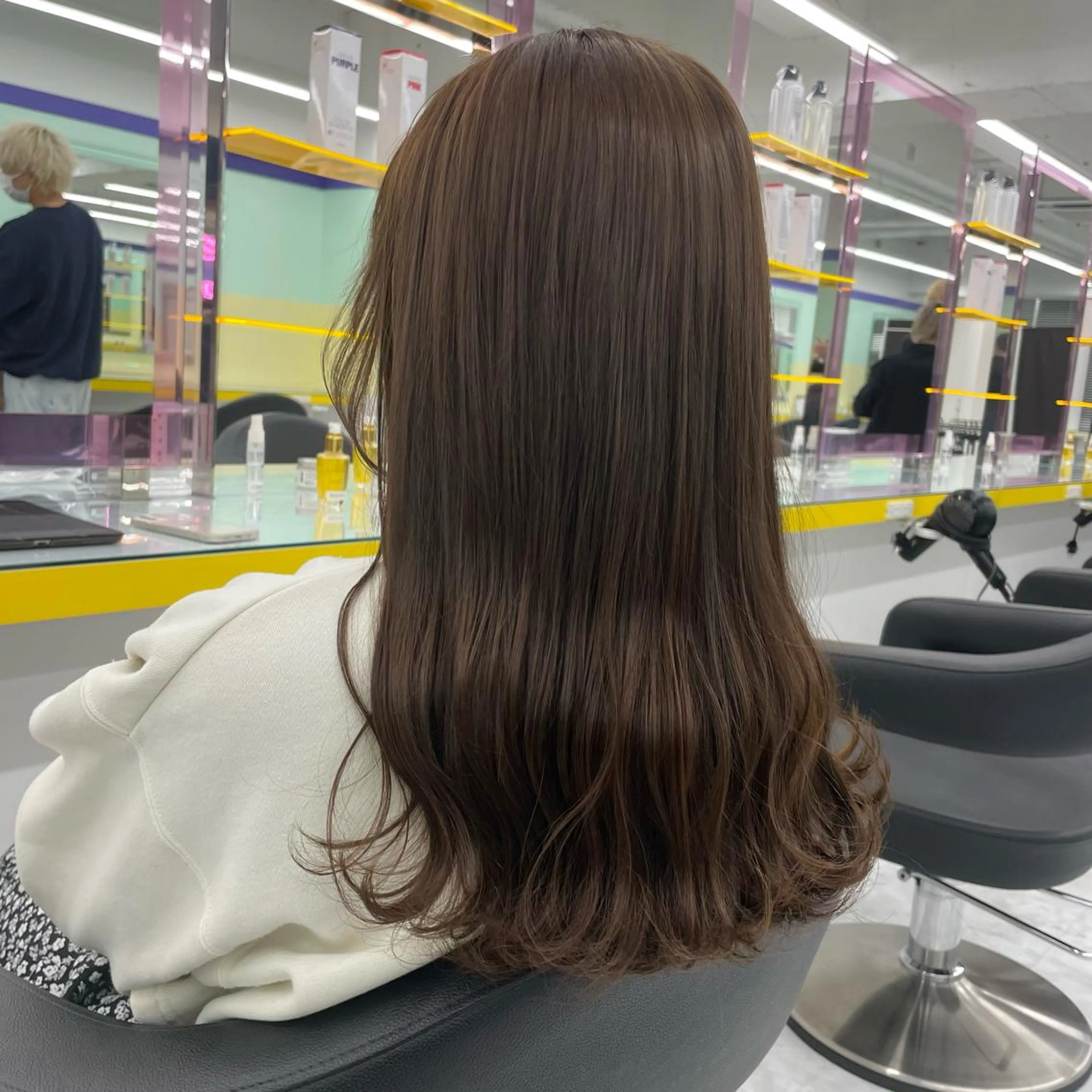 セミロング カラー ヘアアレンジ カット ヘアカラー トリートメント ☁️縮毛矯正✖️ 透明感☁️りくのヘアスタイル