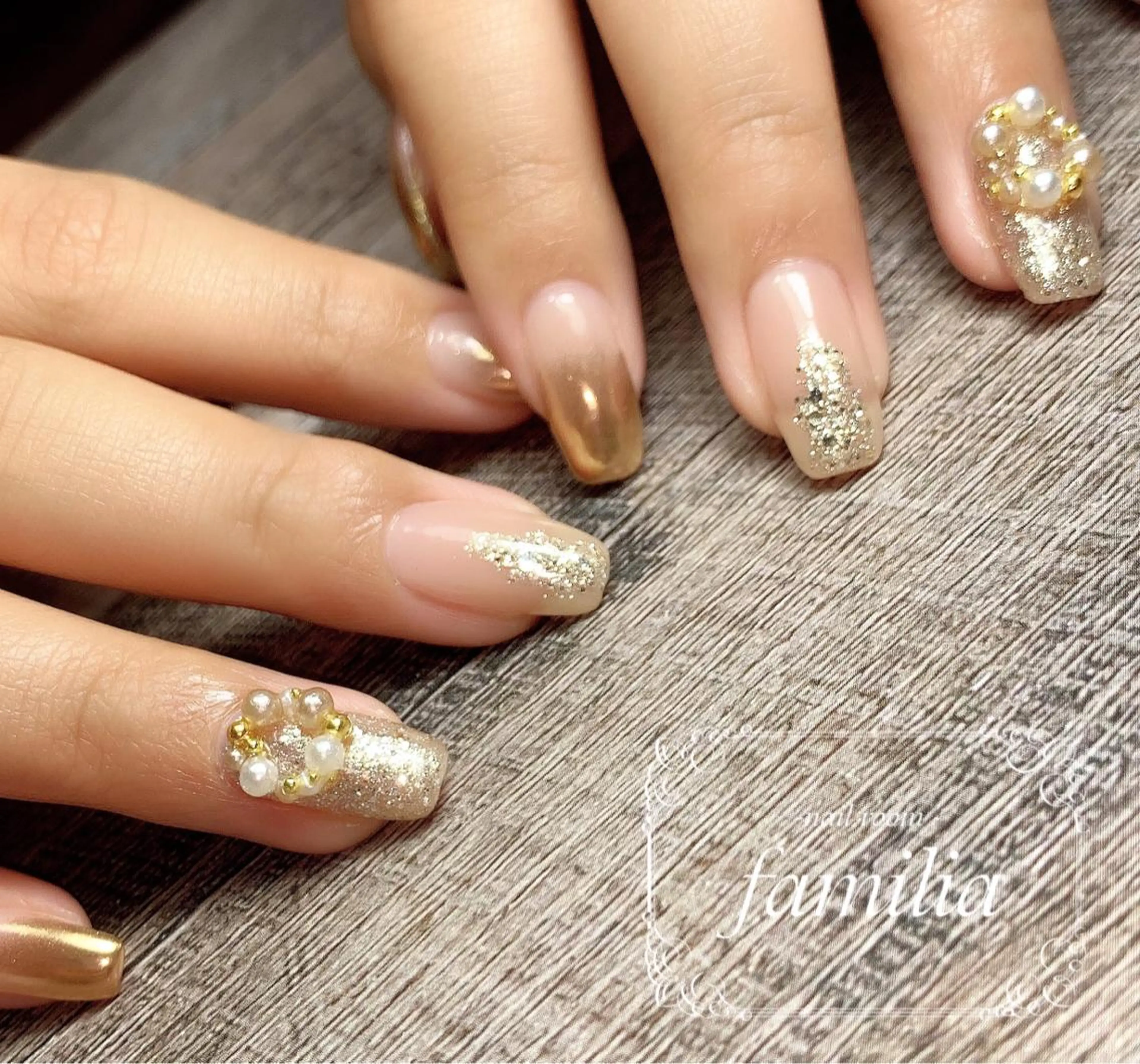 ネイル アートネイル ラメ(グリッター) ミラーネイル ハンドネイル -nailroom- familiaのネイルデザイン