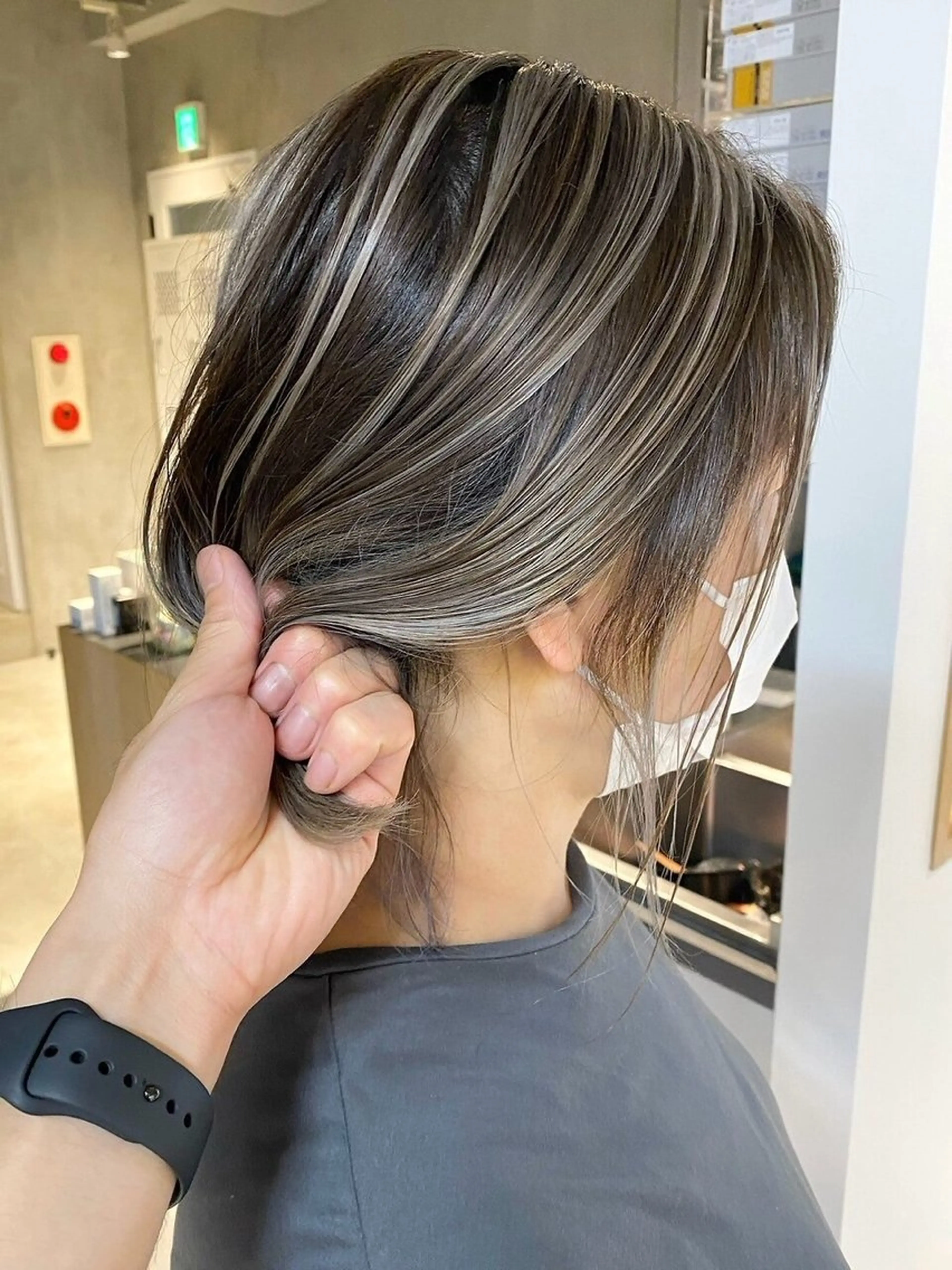 カット+ハイライトorローライト（全体カラー込み)ESTXBLISHED3stepトリートメントの写真