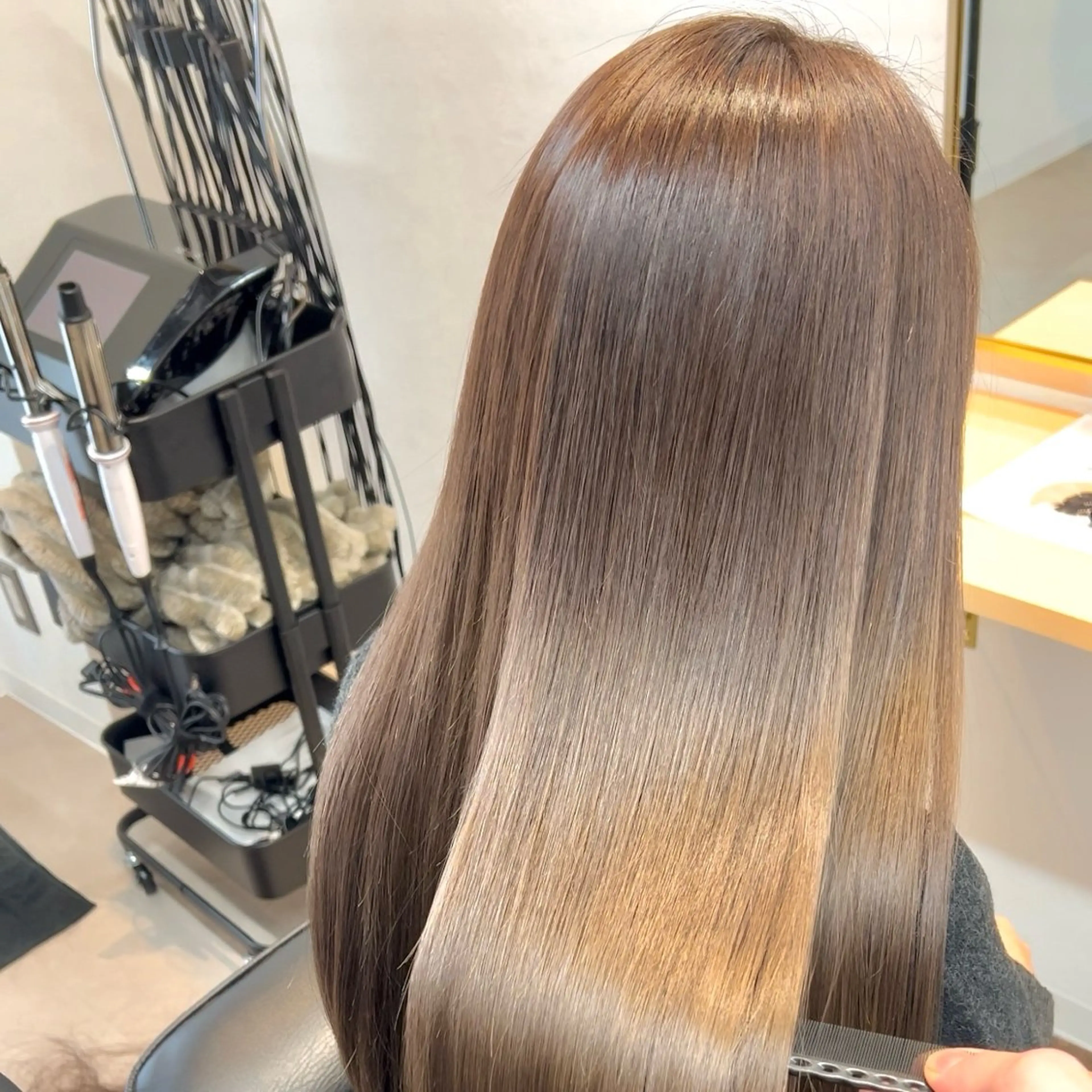 カット+メテオ縮毛矯正+髪質改善トリートメトの写真