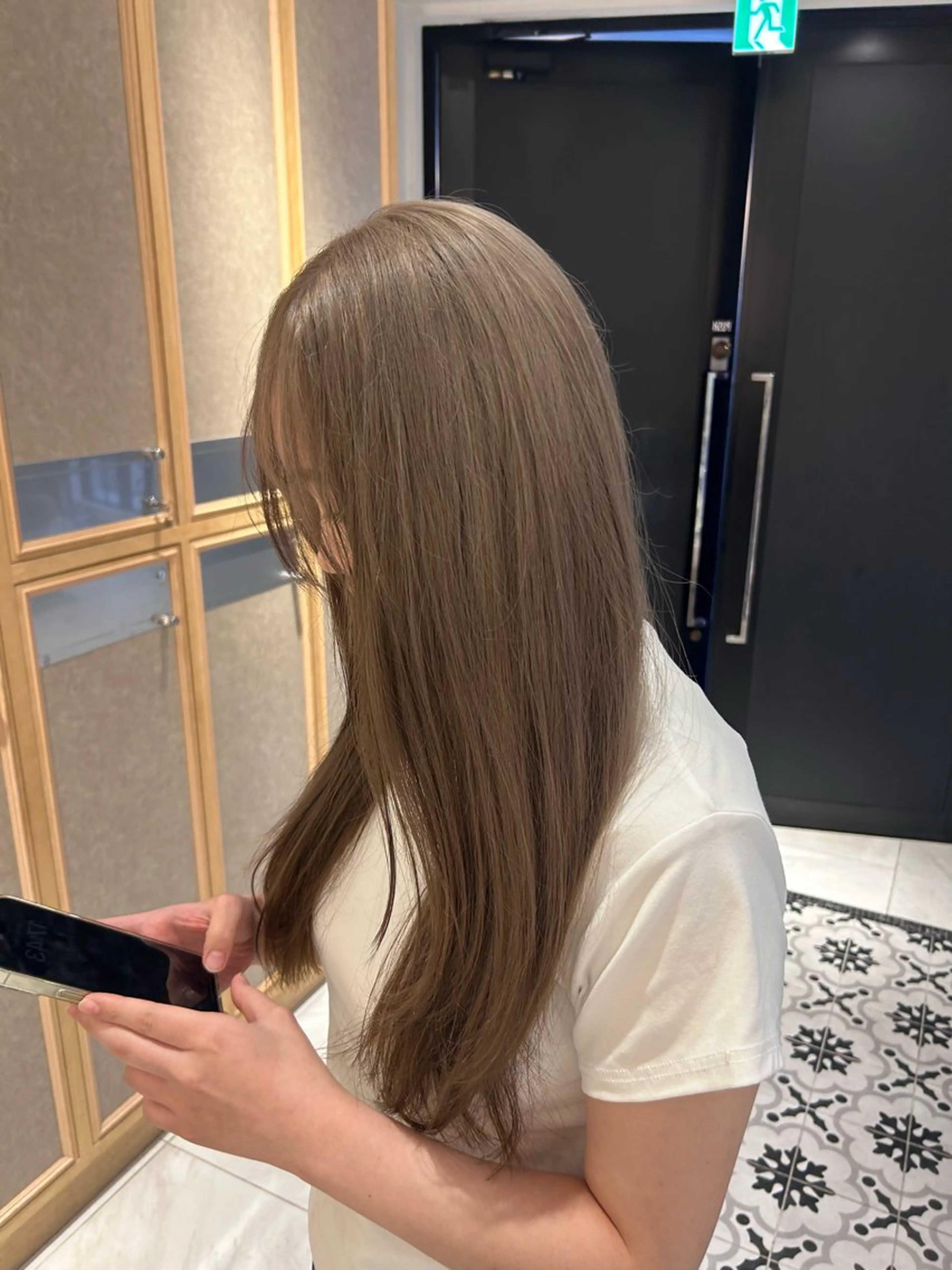 カラー ハイトーンカラー ヘアカラー トリートメント ヘッドスパ ヘアセット miko🪽地毛風/ ハイトーン/レイヤーのヘアスタイル