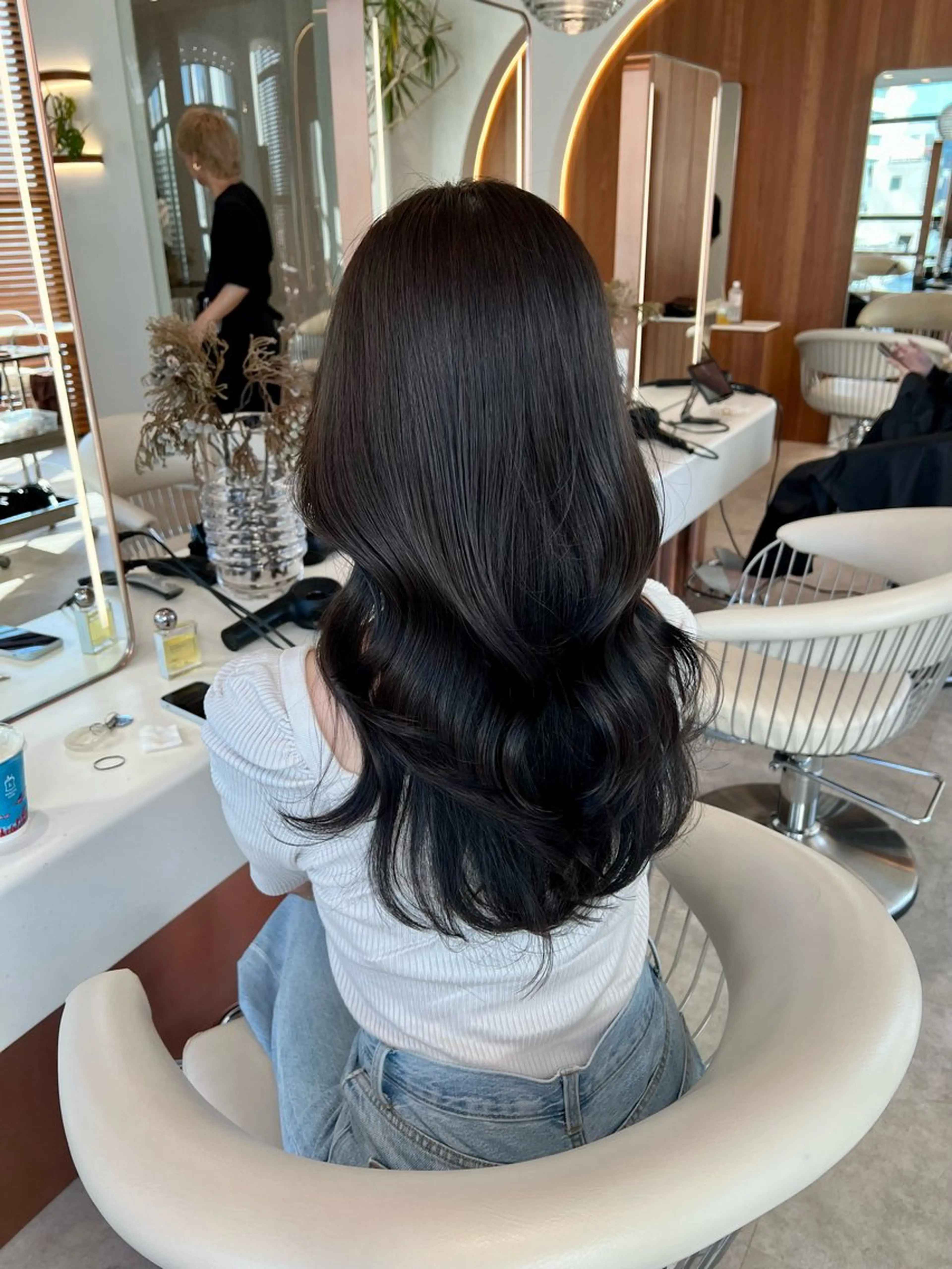 セミロング カラー 黒髪 ブルーカラー ブルーブラック ダークグレー ダークグレージュ カット ヘアカラー トリートメント ヘアセット 韓国レイヤー🇰🇷 韓国研修◎渋谷カイトのヘアスタイル