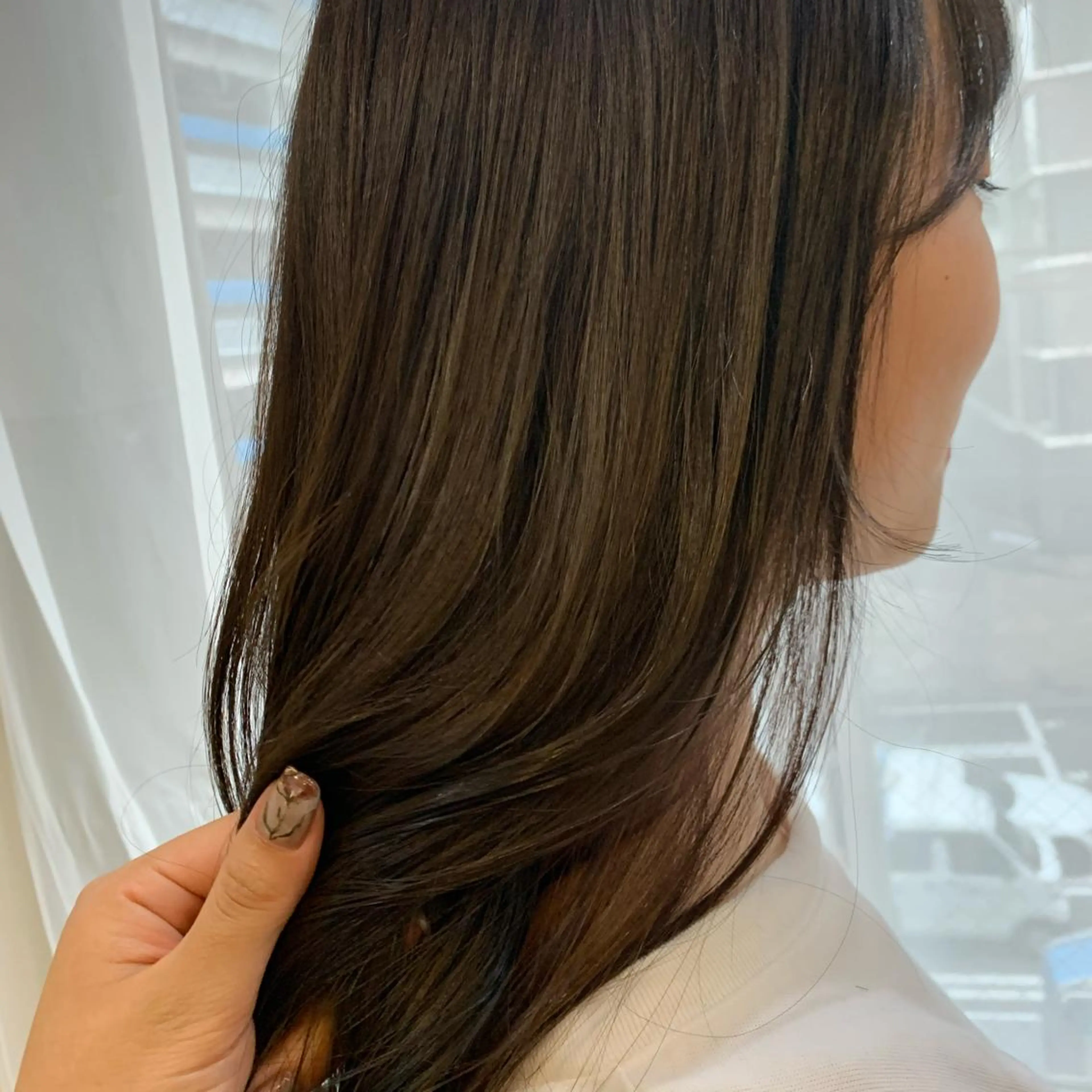 ロング カラー ベージュカラー イルミナカラー 現地韓国ヘア🇰🇷 Chisaki치사키のヘアスタイル