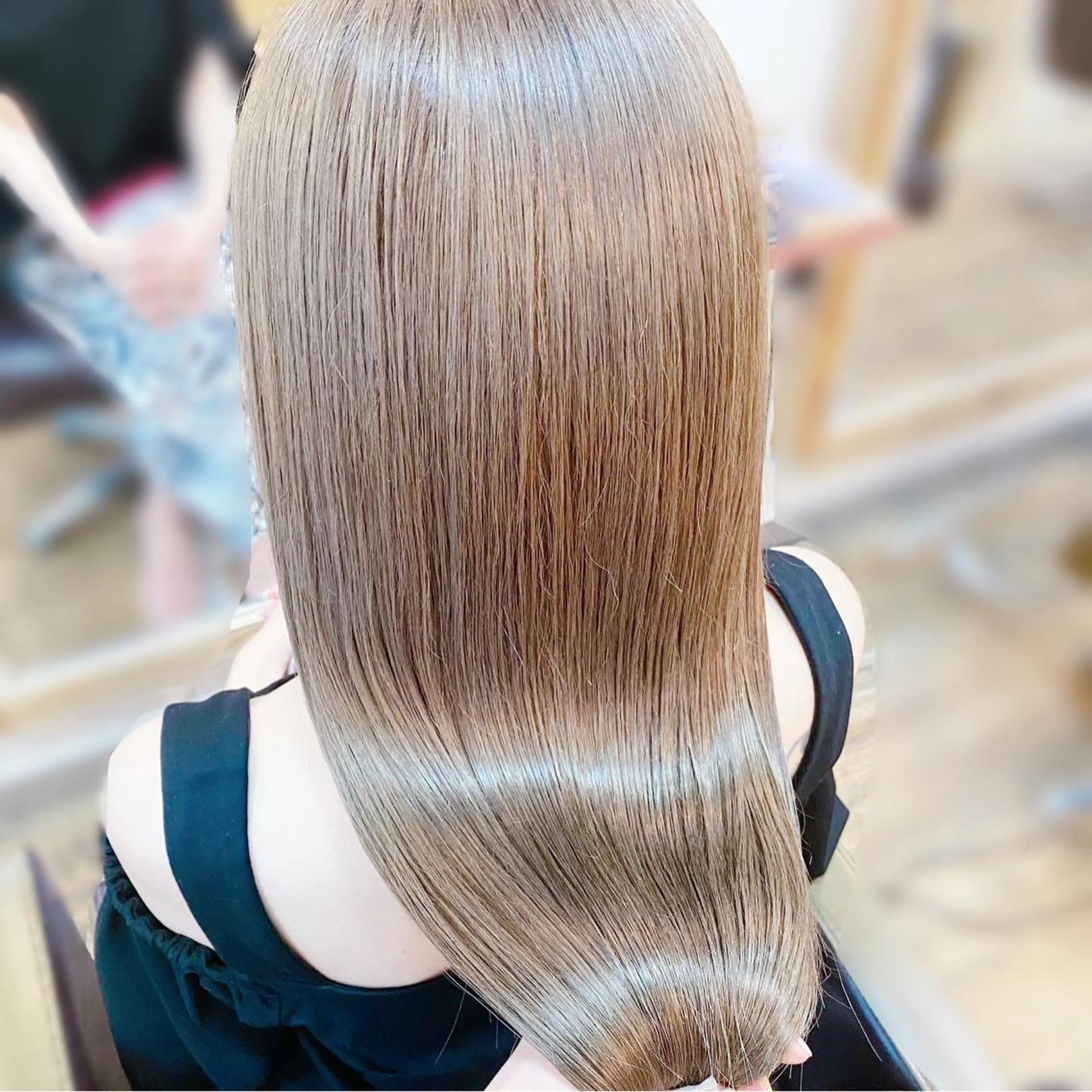 セミロング カラー ヘアアレンジ トリートメント モテ髪💛美髪矯正 ✨艶髪特化🫧山根のヘアスタイル