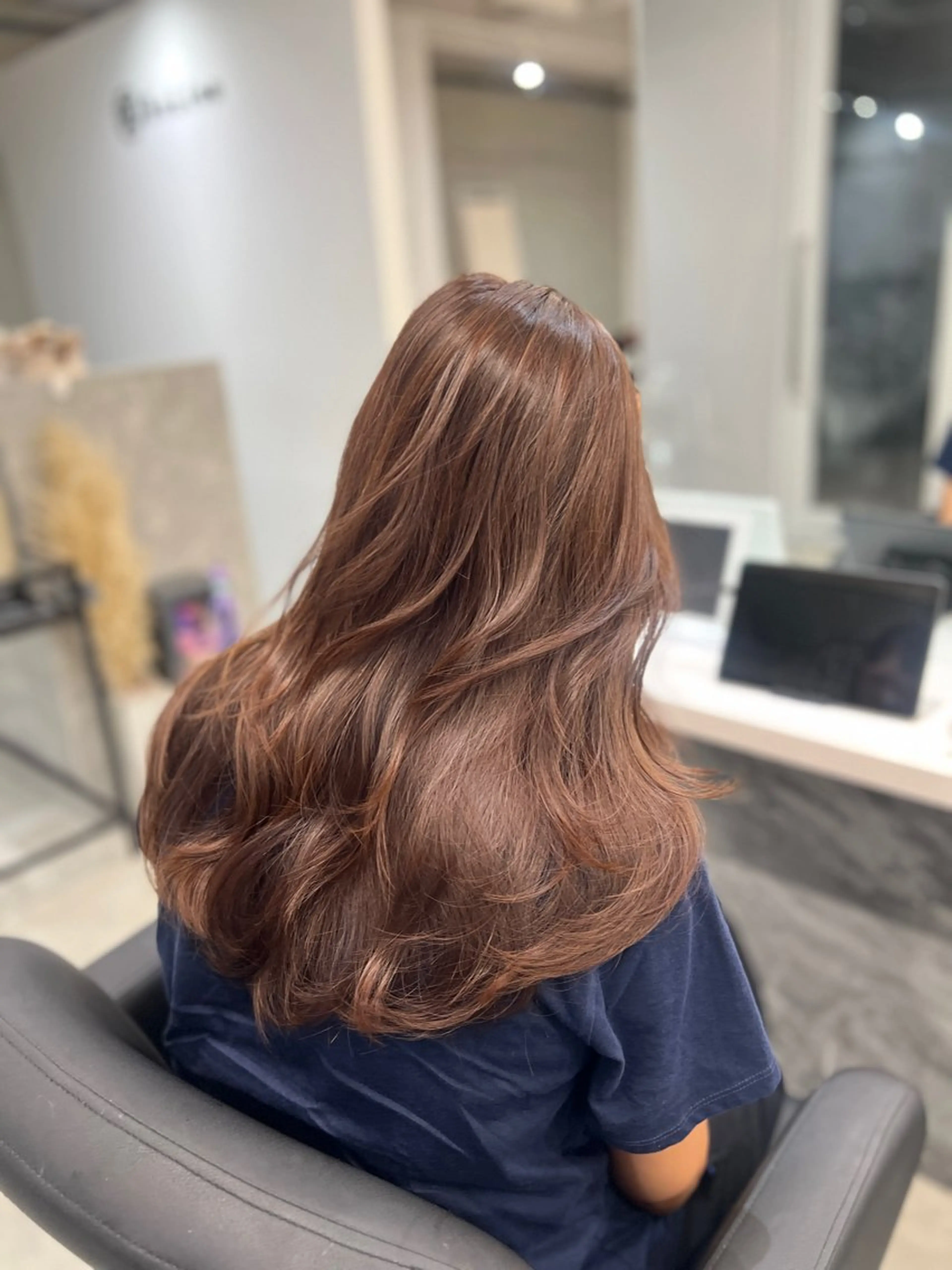 ロング カラー ブリーチ ダブルカラー ブリーチなしカラー レイヤーカット ロング カット ヘアカラー トリートメント 頓所 大昂のヘアスタイル