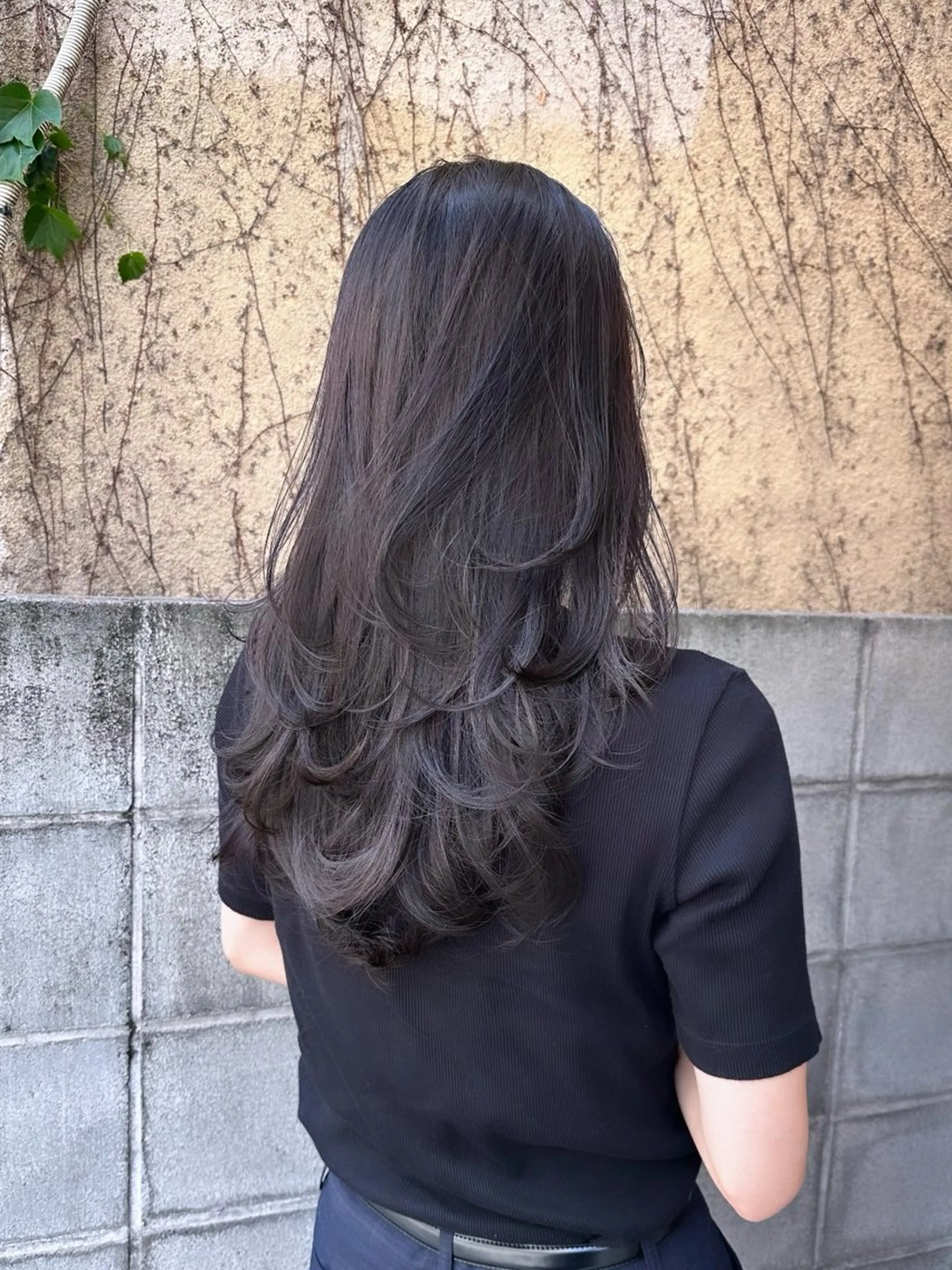 ロング カラー ダークグレー ダークグレージュ グレージュ レイヤーカット カット ヘアカラー トリートメント chobii表参道所属・吉田 光佑のヘアスタイル