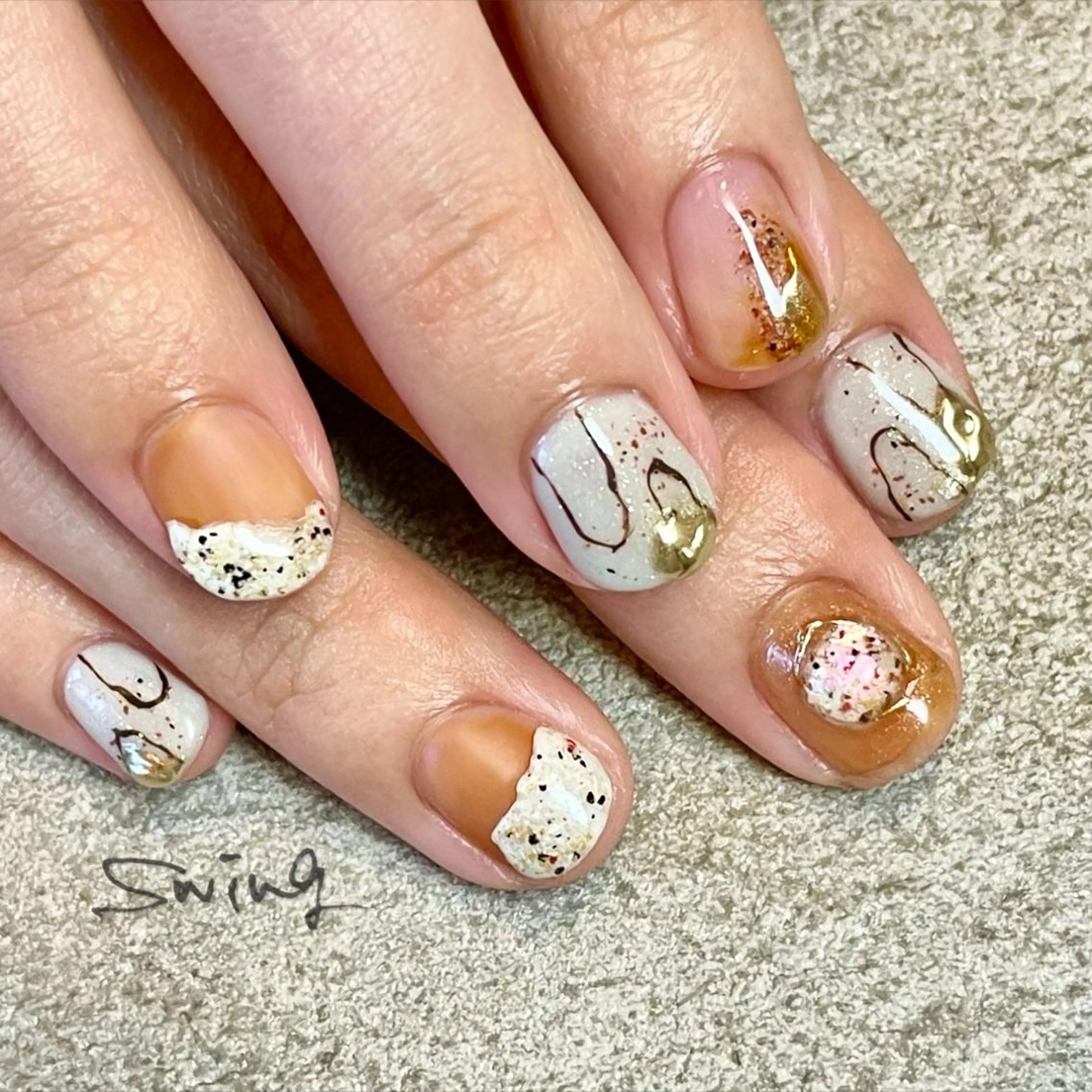 ネイル ニュアンスネイル ストーンネイル SWING Nail Salon所属・Yoshida Takakoのネイルデザイン