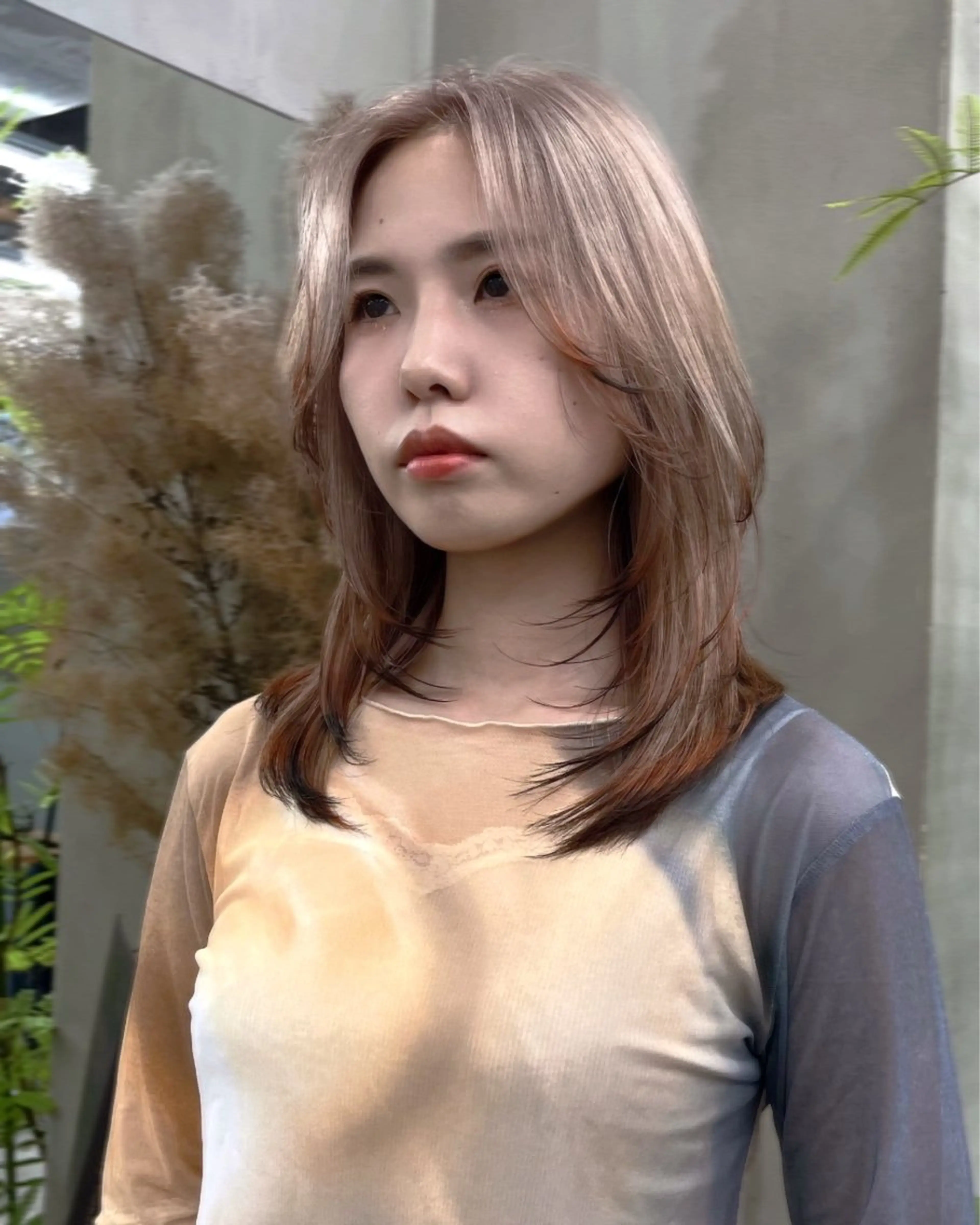 セミロング カラー 狐カラー 顔まわりレイヤー 顔周りカット レイヤーカット ウルフカット ヘアカラー ウルフ/レイヤー ⚡️ITSUKU⚡️のヘアスタイル