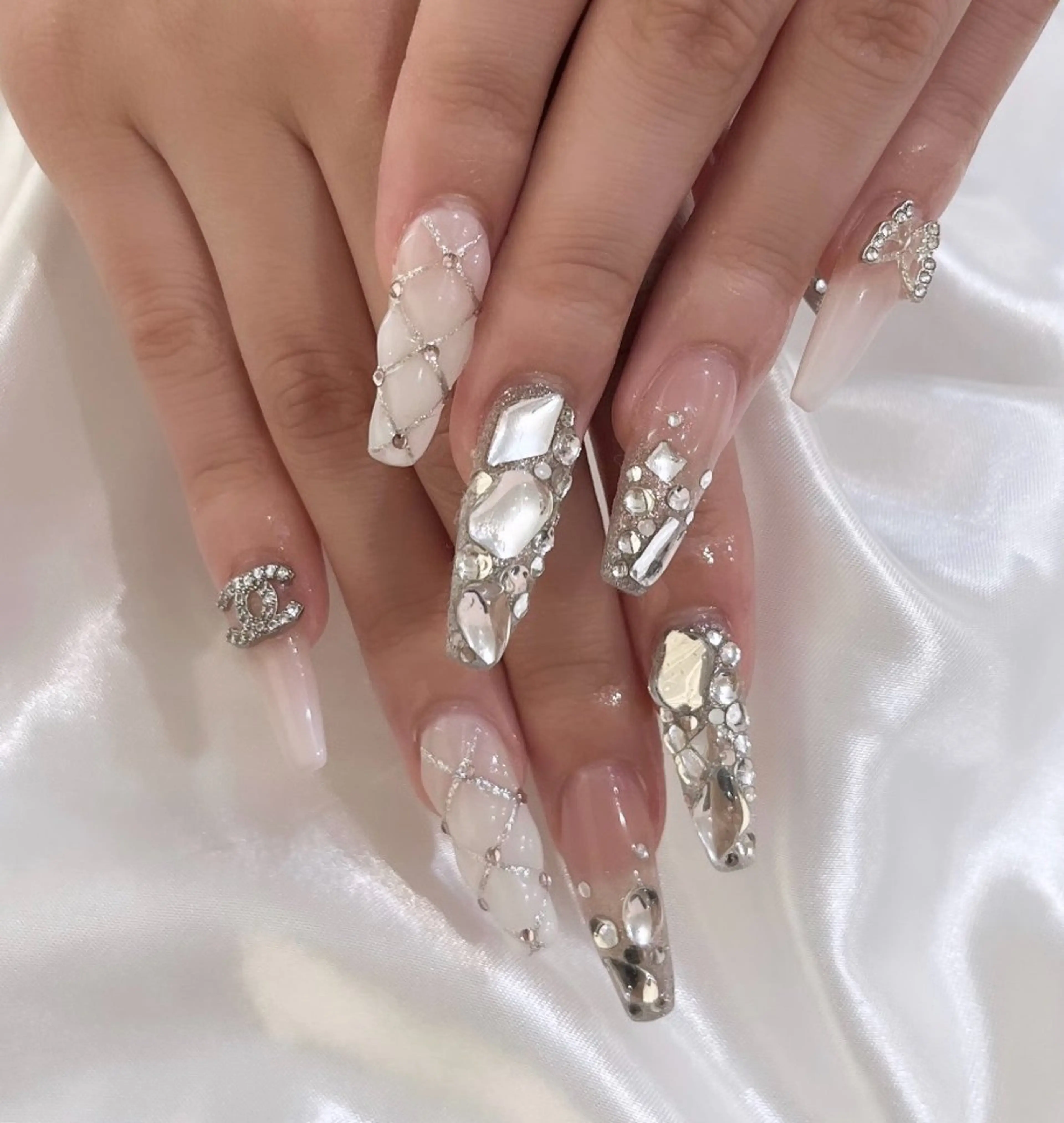 ネイル SALON ELVI.所属・SALON ELVI.のネイルデザイン