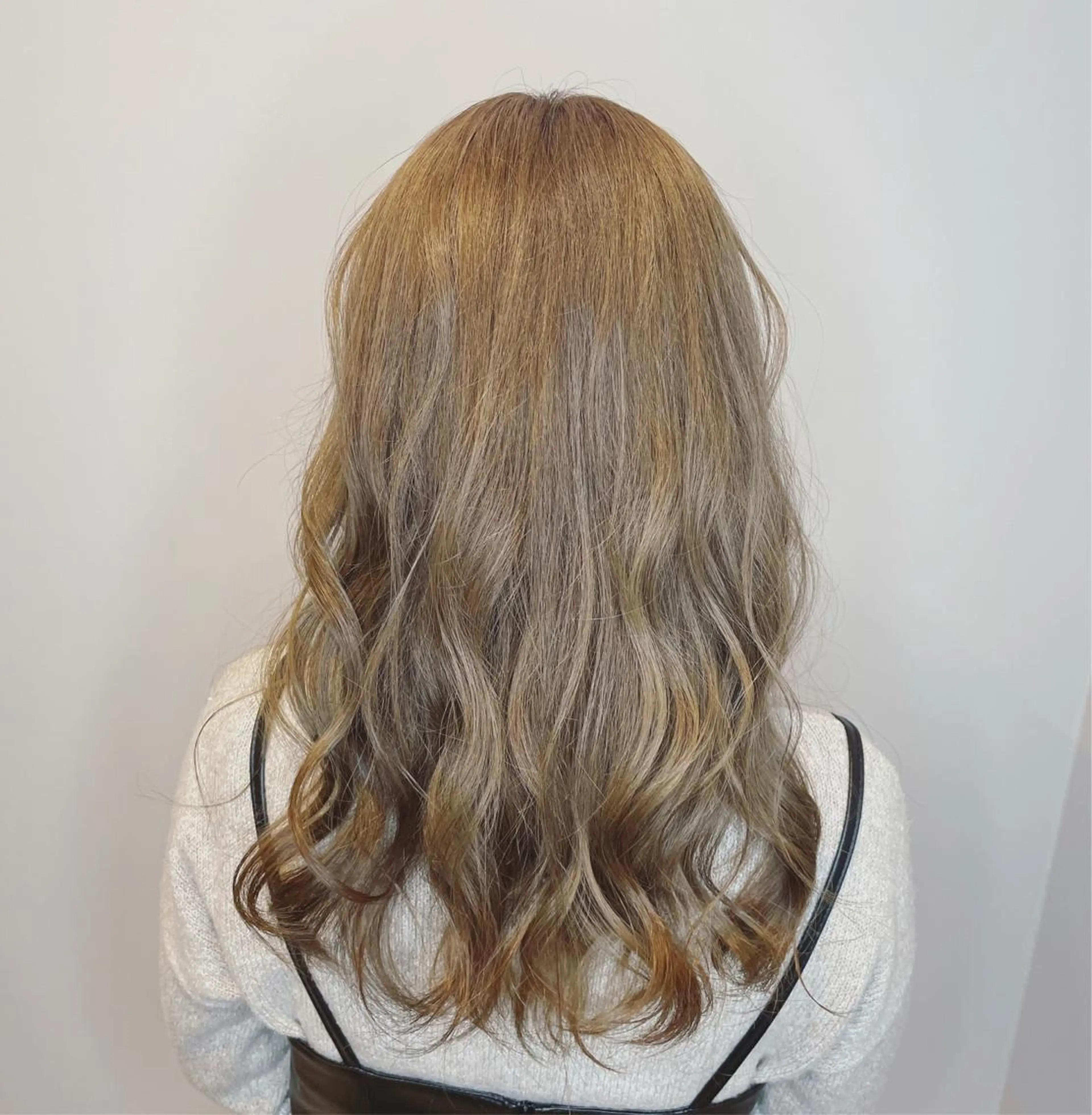 セミロング カラー レイヤー×髪質改善 ×透明感/杉田 圭のヘアスタイル