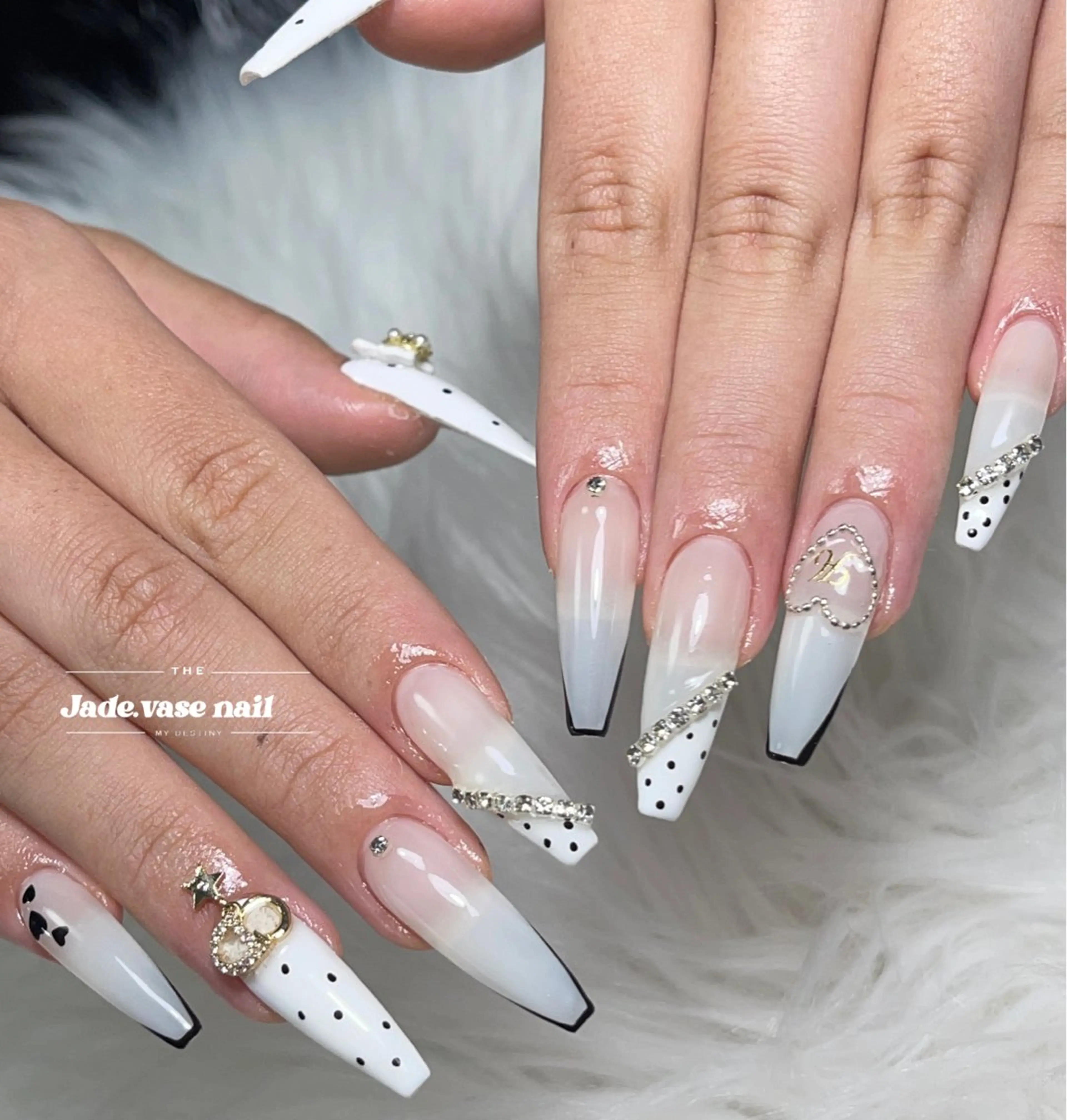 ネイル 長さ出し 持ち込み ネイルチップ ハンドネイル ハンドケア ✰Jade.vase 銀座一丁目・東銀座のネイルデザイン