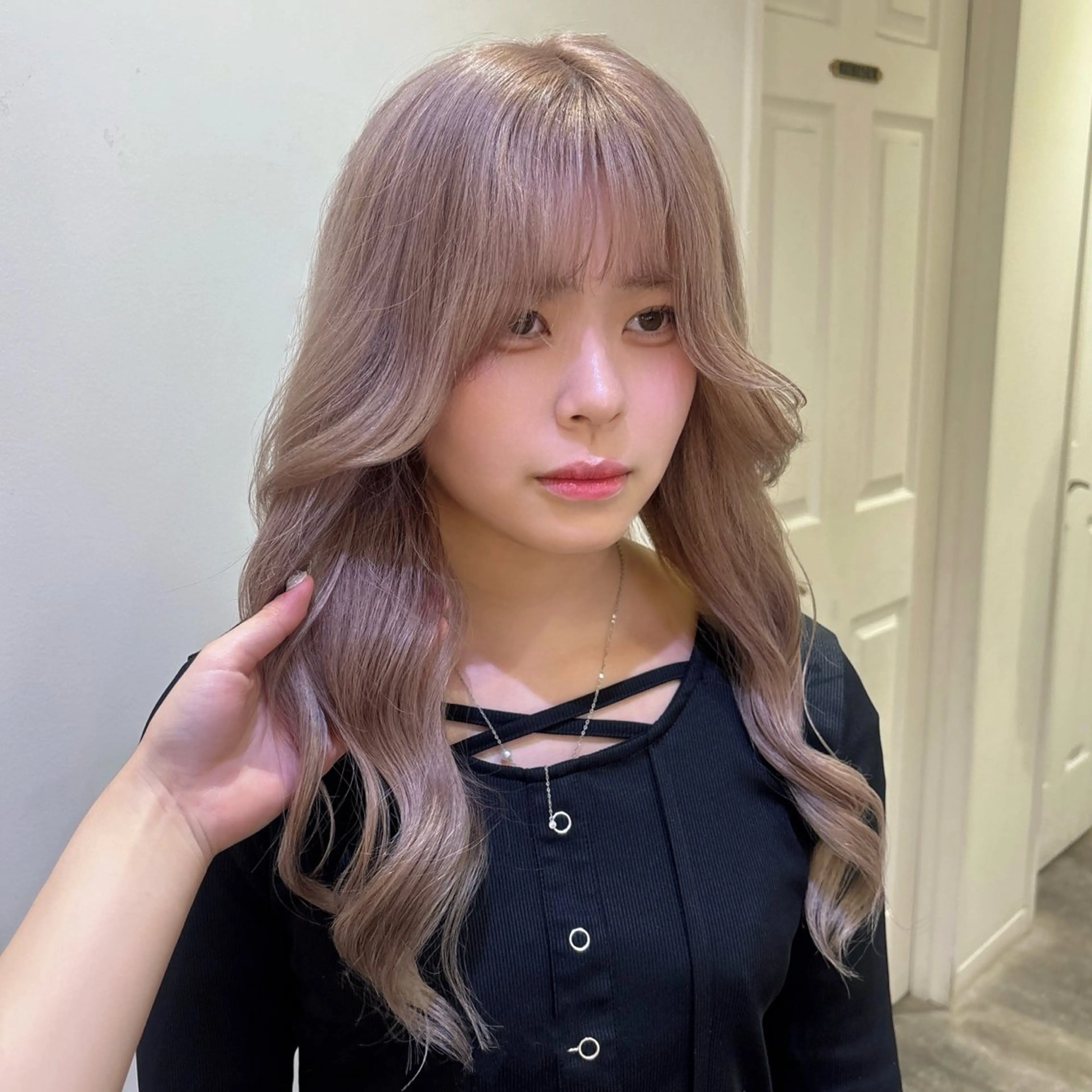 カラー ベージュカラー ブリーチ 🍒垢抜けカラー エクステヘアメあずみのヘアスタイル