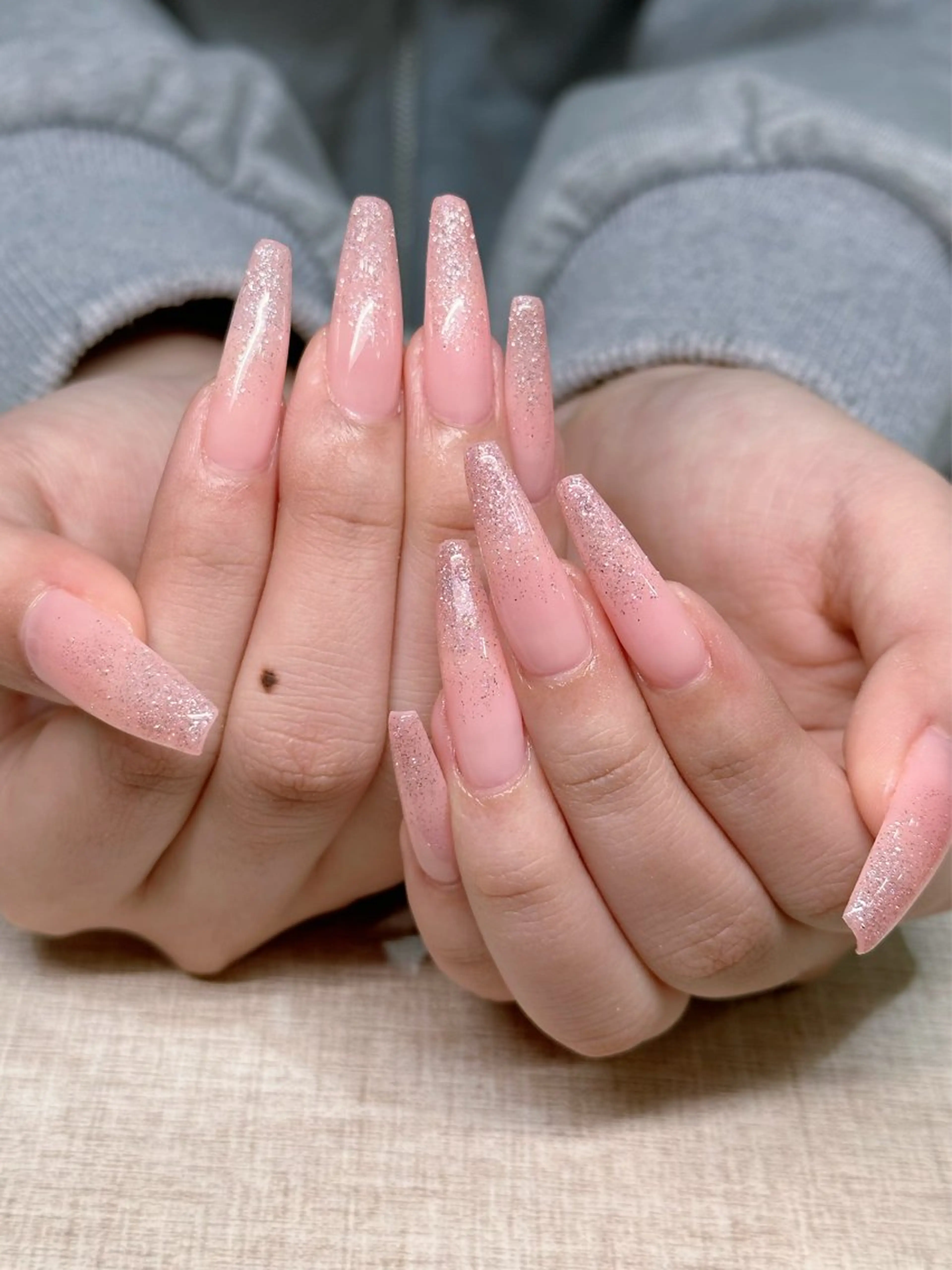 ネイル オーロラネイル ブルー チークネイル 長さ出し フットネイル ハンドネイル Aki アキのネイルデザイン