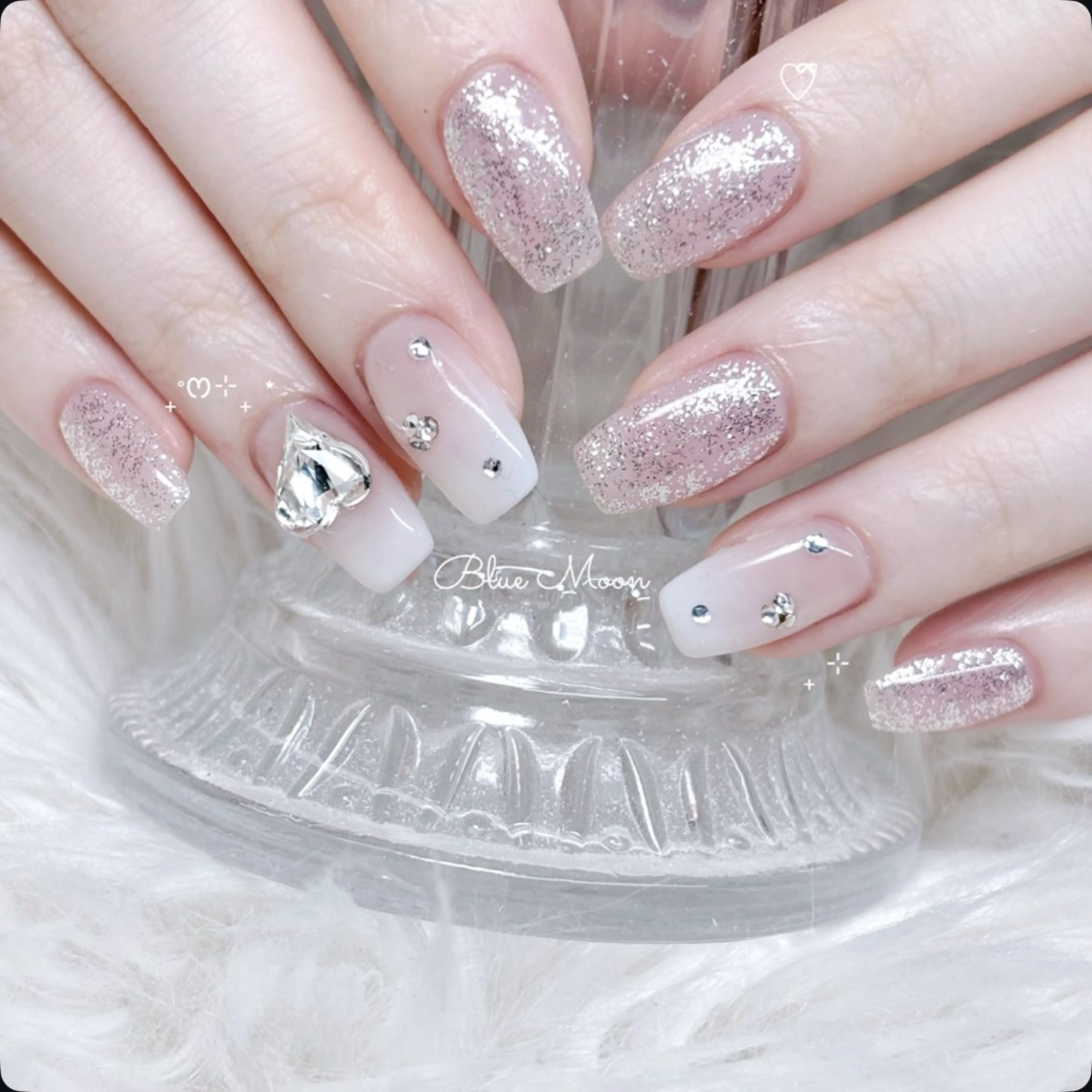 ネイル ストーンネイル ハンドネイル ハンドケア nail salon Blue Moonのネイルデザイン