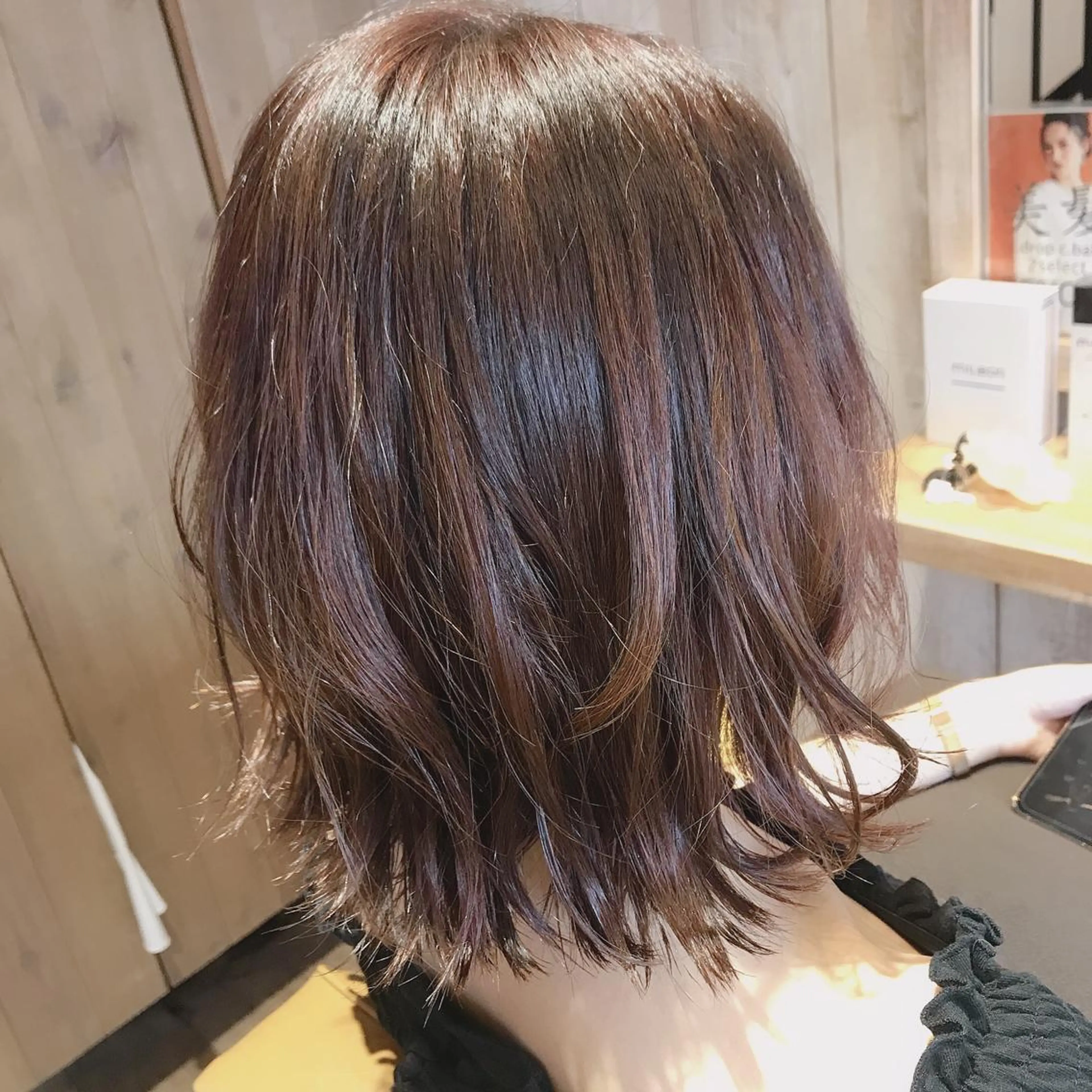 ミディアム CHIC 岩下真衣のヘアスタイル