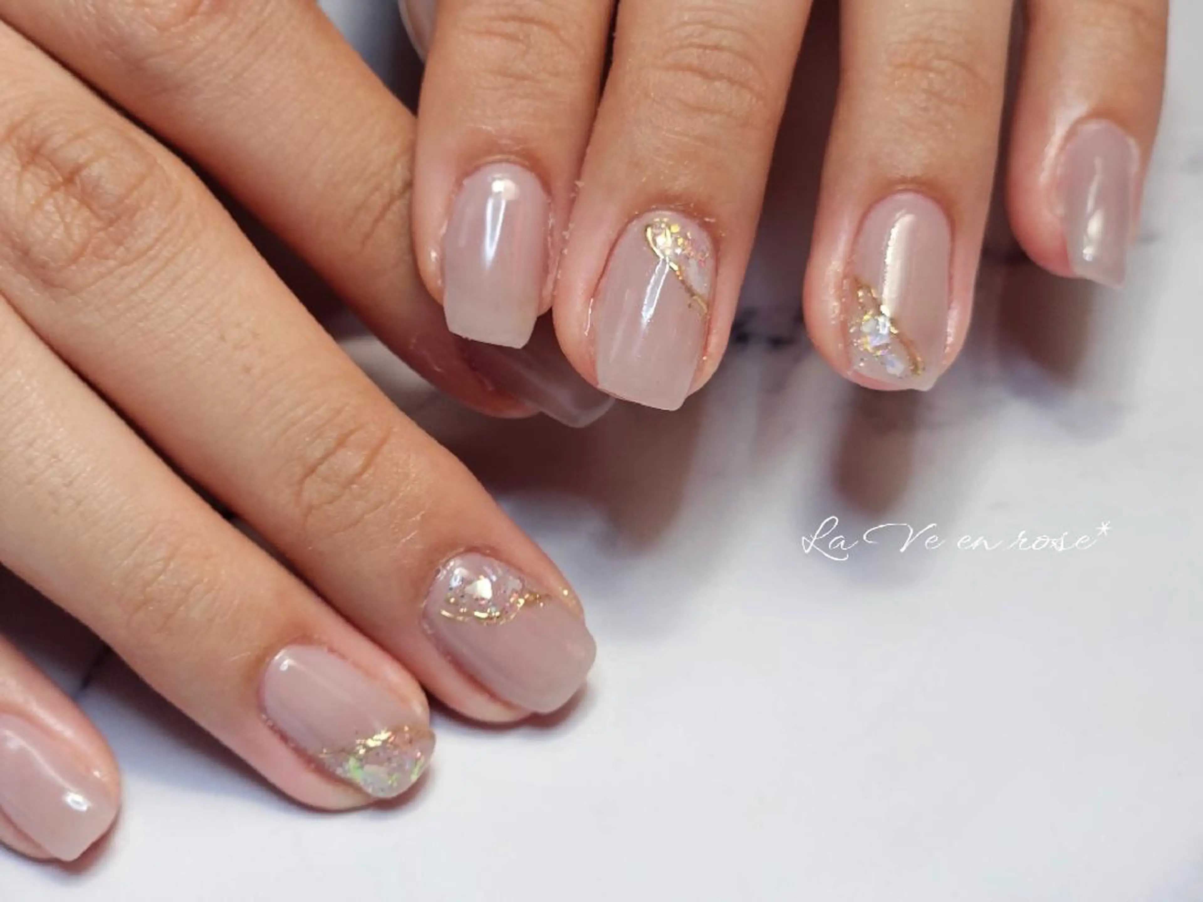 ネイル ラヴィアン ローズのネイルデザイン